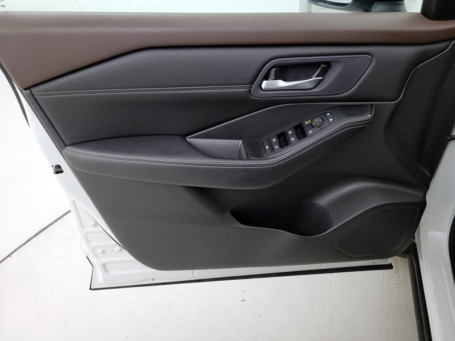 Thumbnail: 2023 Nissan Rogue - 12