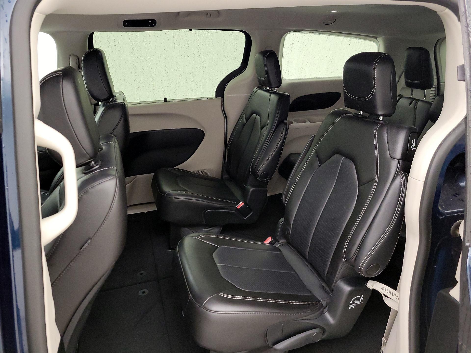 Thumbnail: 2023 Chrysler Pacifica - 19