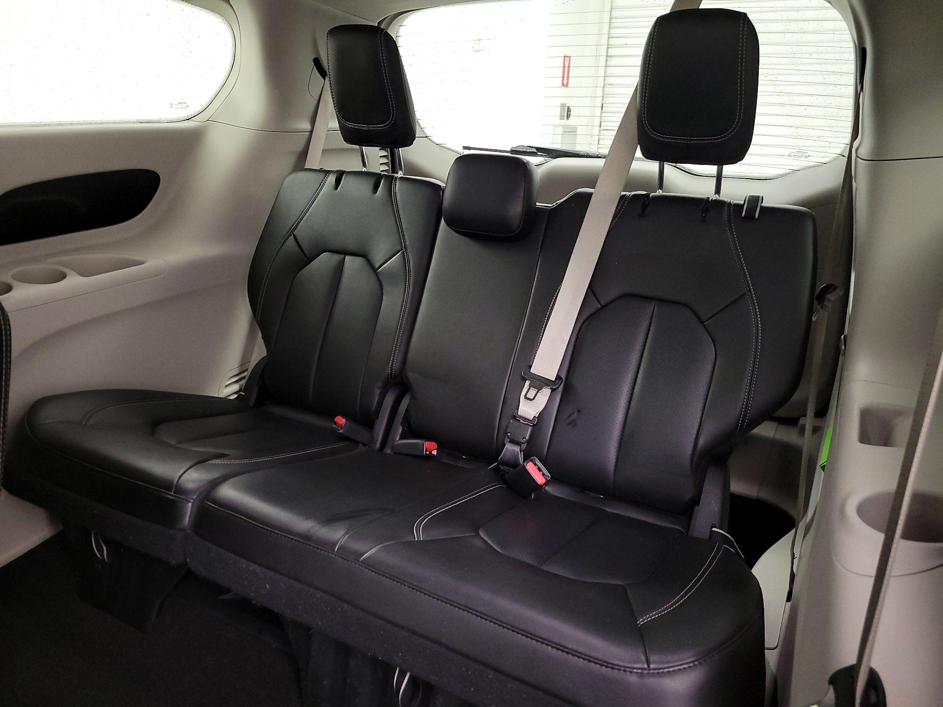 Thumbnail: 2023 Chrysler Pacifica - 20