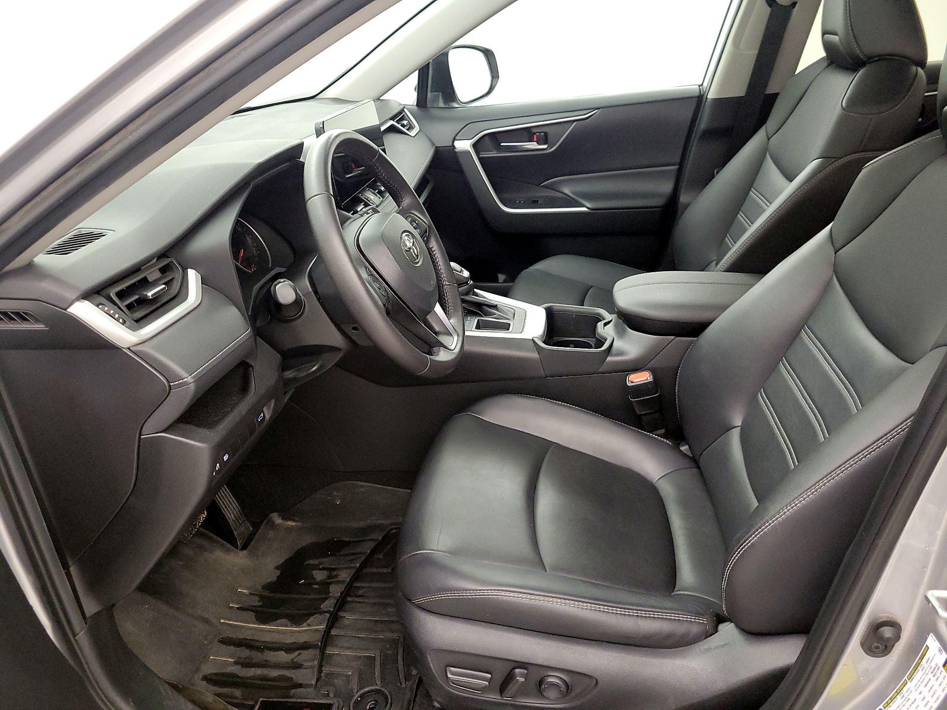 Thumbnail: 2022 Toyota RAV4 - 11