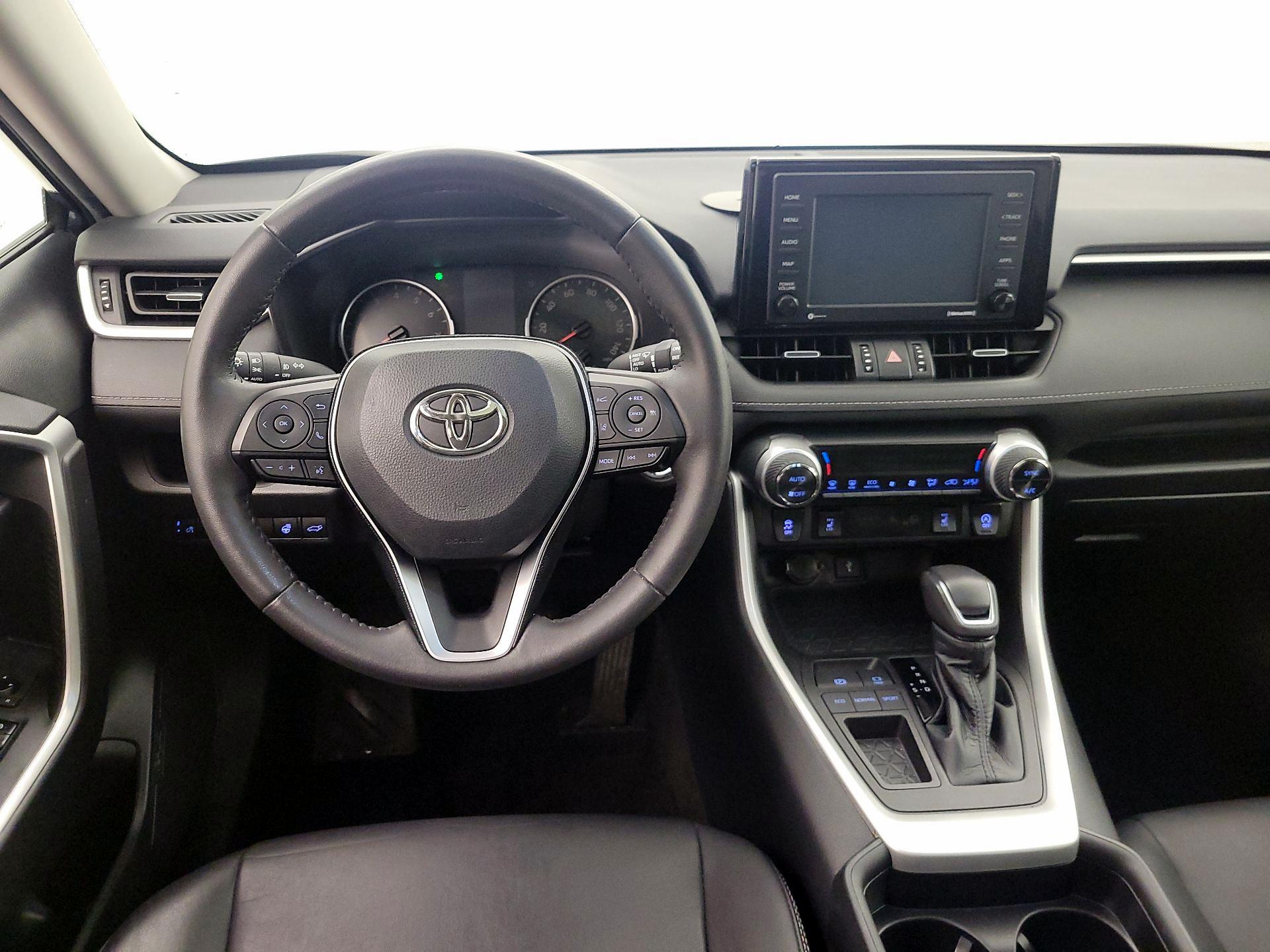 Thumbnail: 2021 Toyota RAV4 - 10