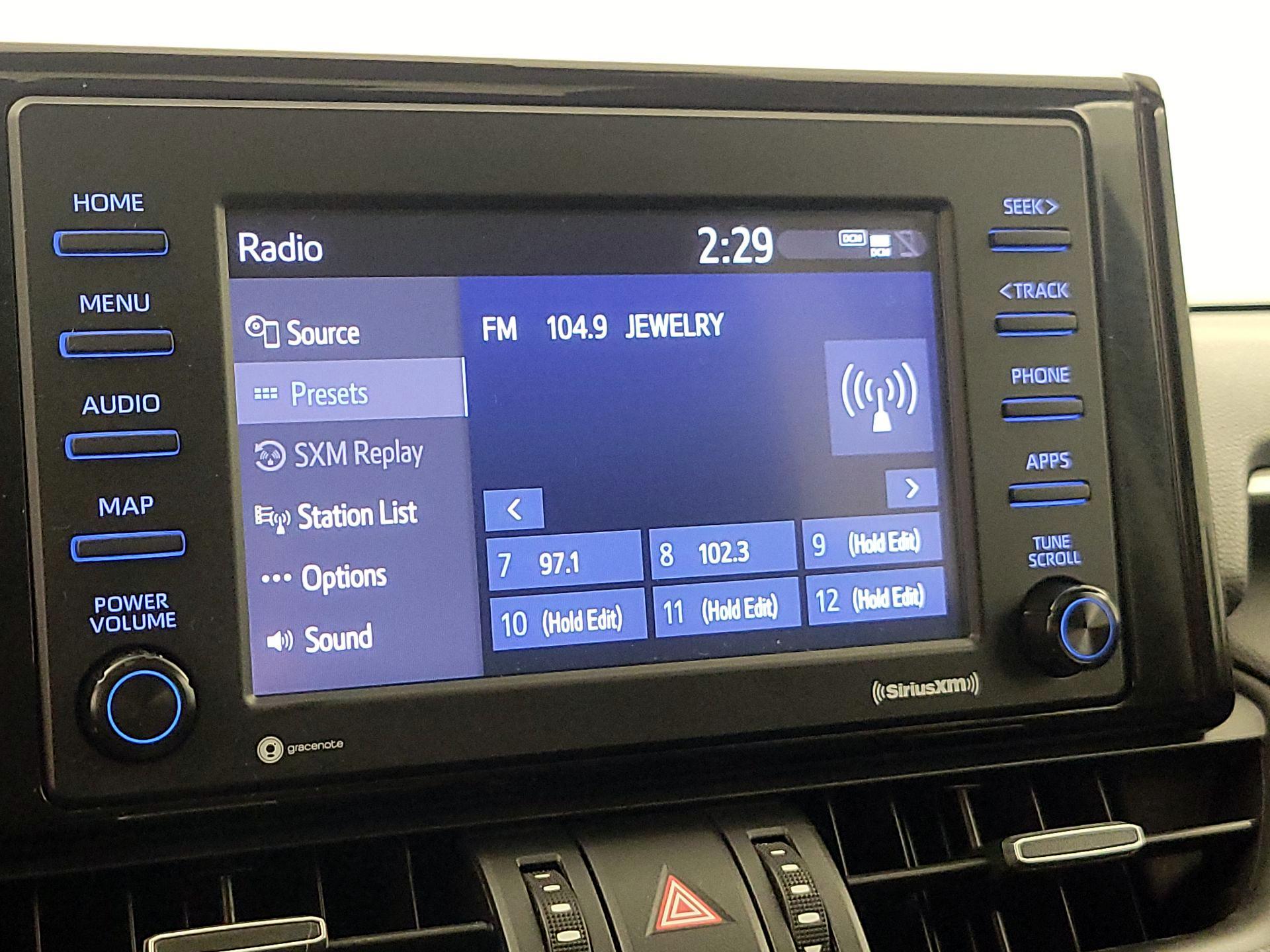 Thumbnail: 2021 Toyota RAV4 - 15