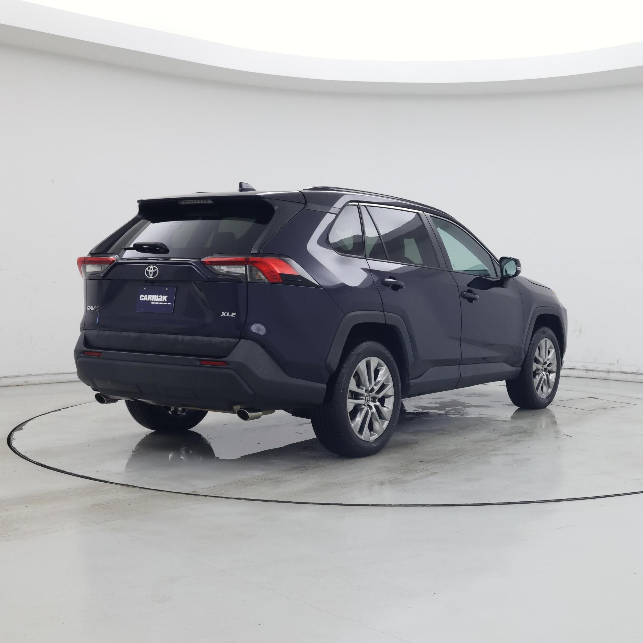 Thumbnail: 2021 Toyota RAV4 - 8