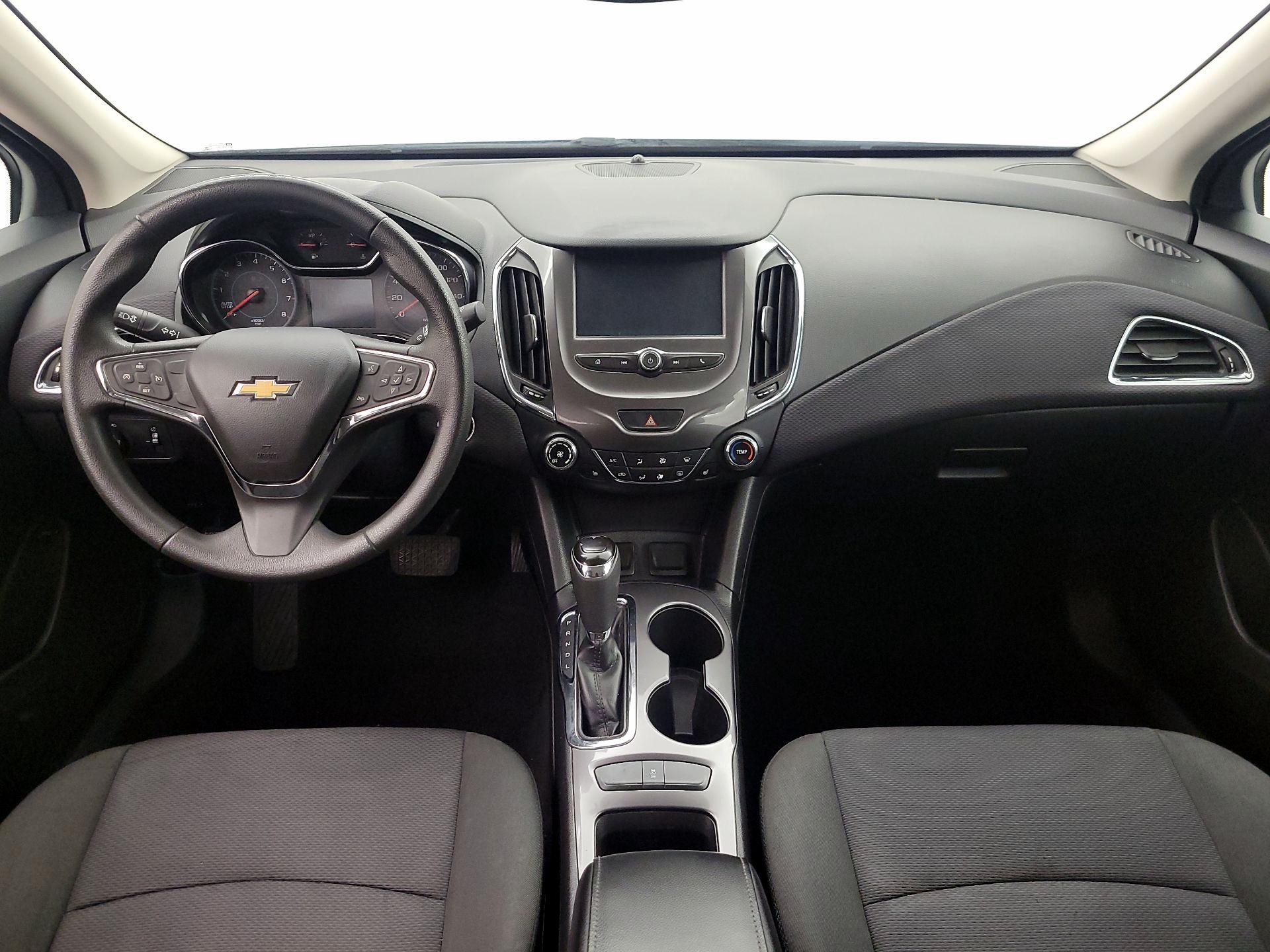 Thumbnail: 2018 Chevrolet Cruze - 9