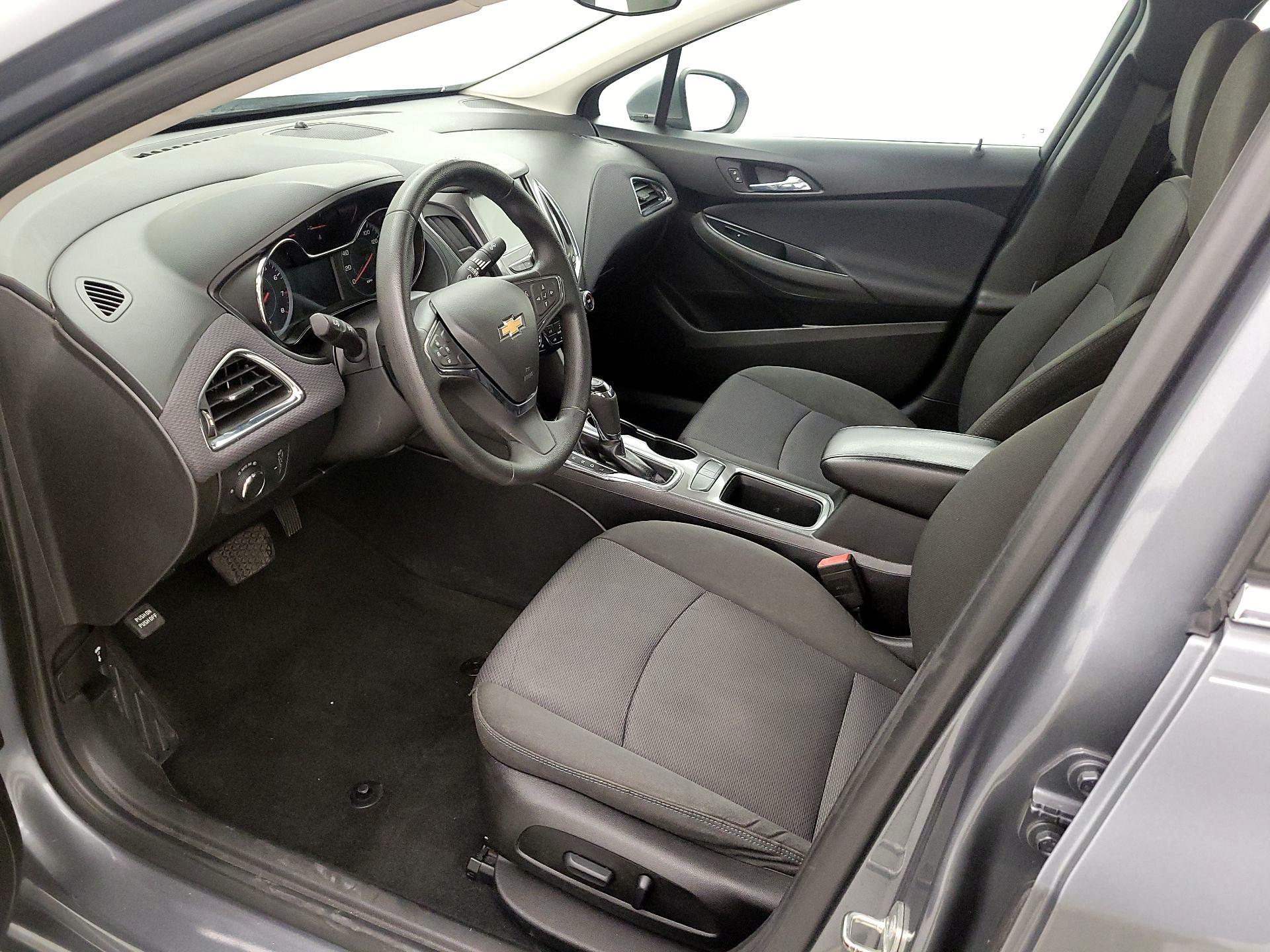 Thumbnail: 2018 Chevrolet Cruze - 11