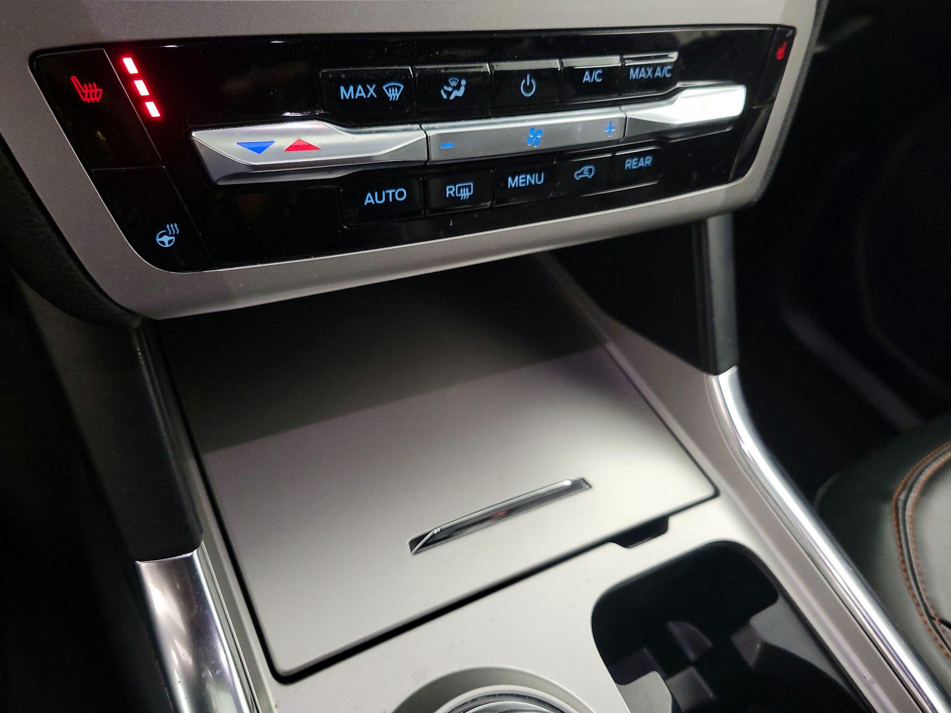 Thumbnail: 2022 Ford Explorer - 16