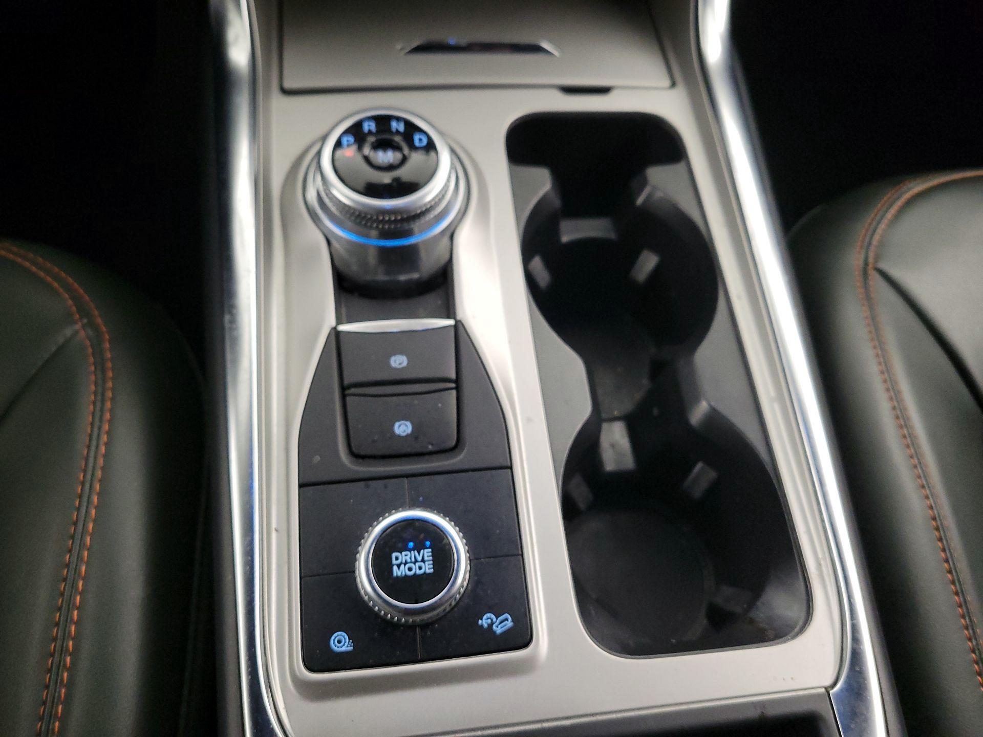 Thumbnail: 2022 Ford Explorer - 17