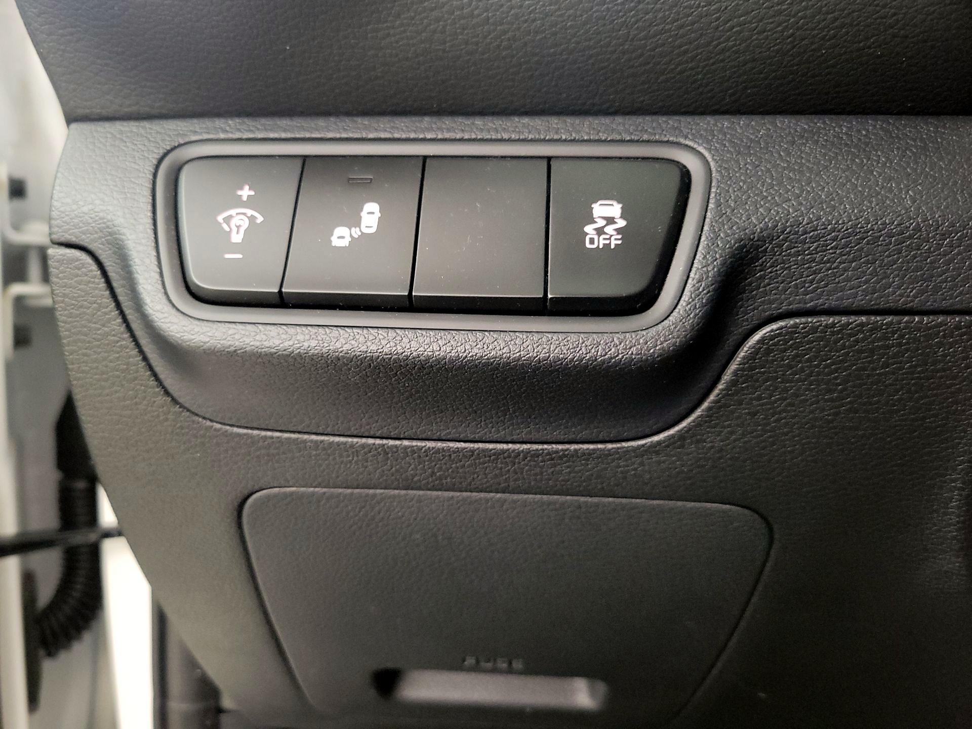 Thumbnail: 2023 Kia Forte - 13