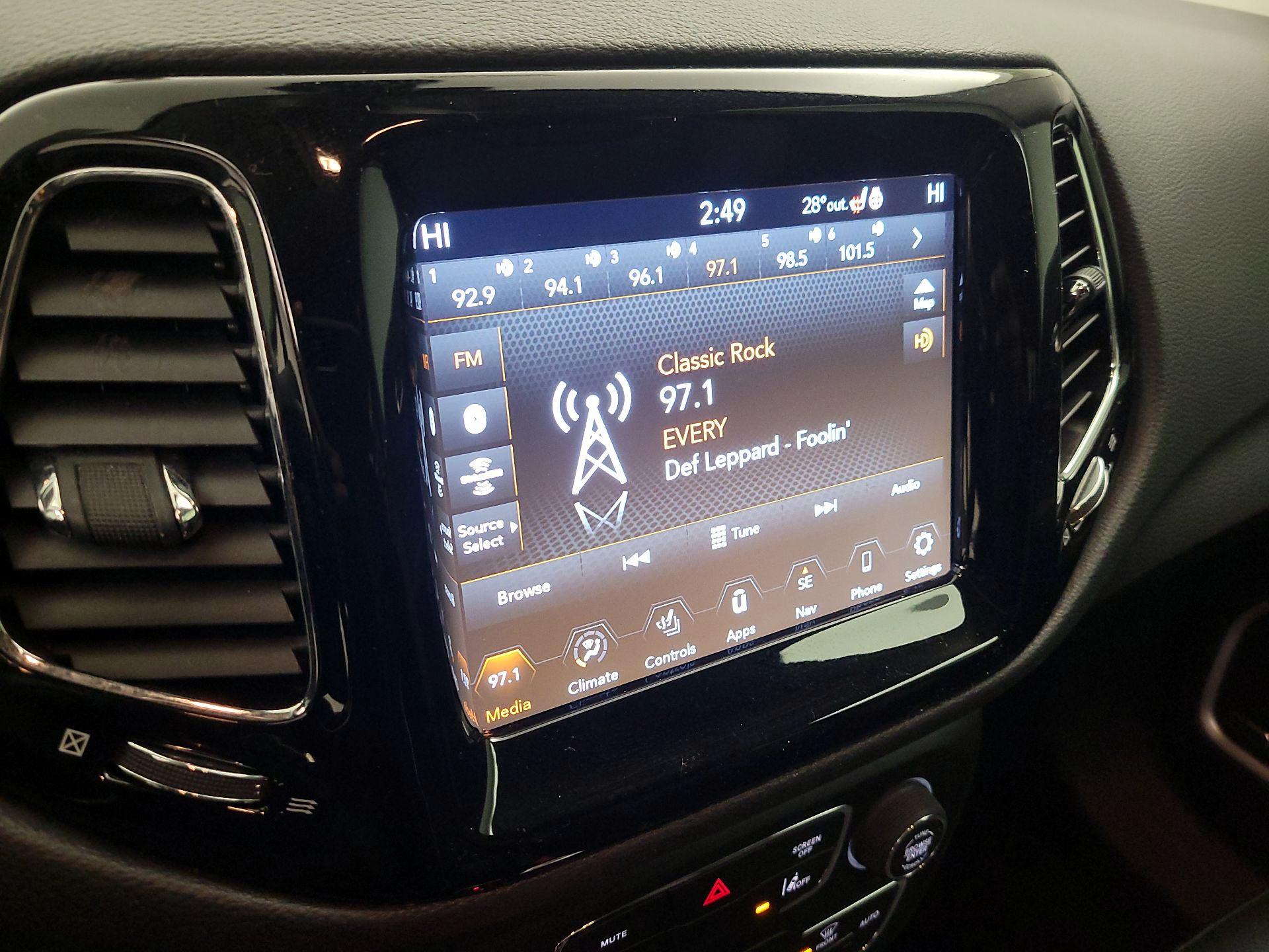 Thumbnail: 2021 Jeep Compass - 16