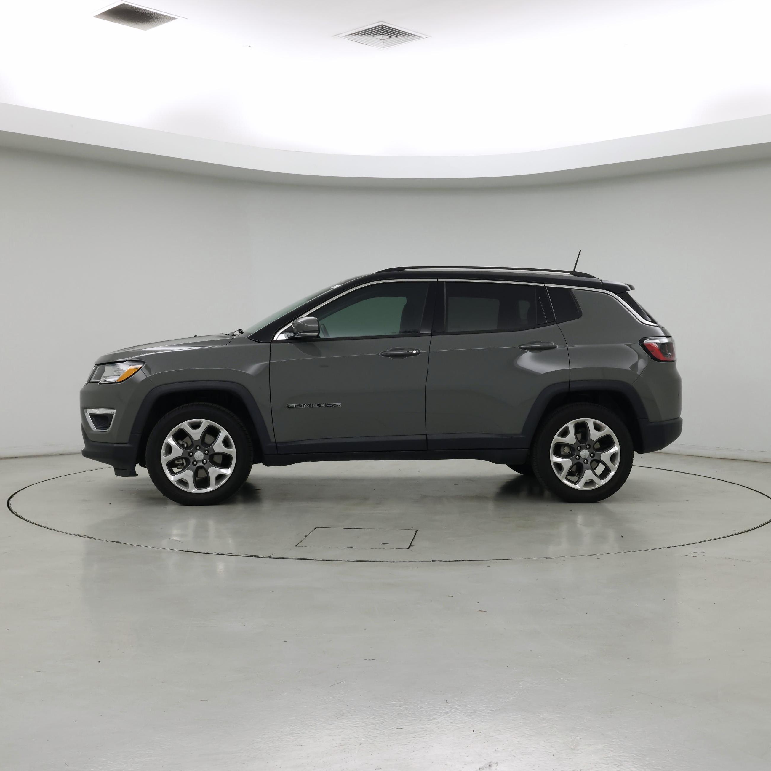 Thumbnail: 2021 Jeep Compass - 3