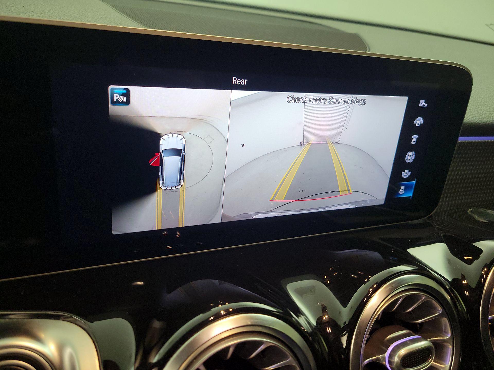 Thumbnail: 2020 Mercedes-Benz GLB - 14