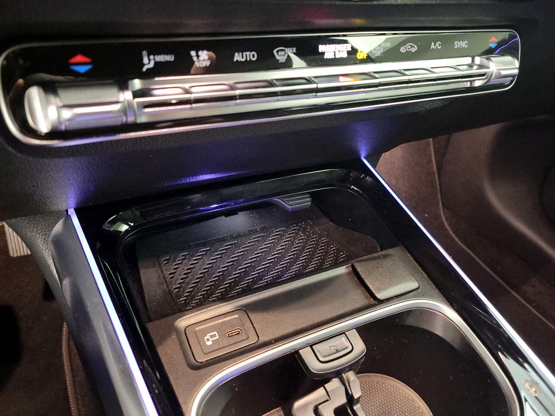 Thumbnail: 2020 Mercedes-Benz GLB - 16