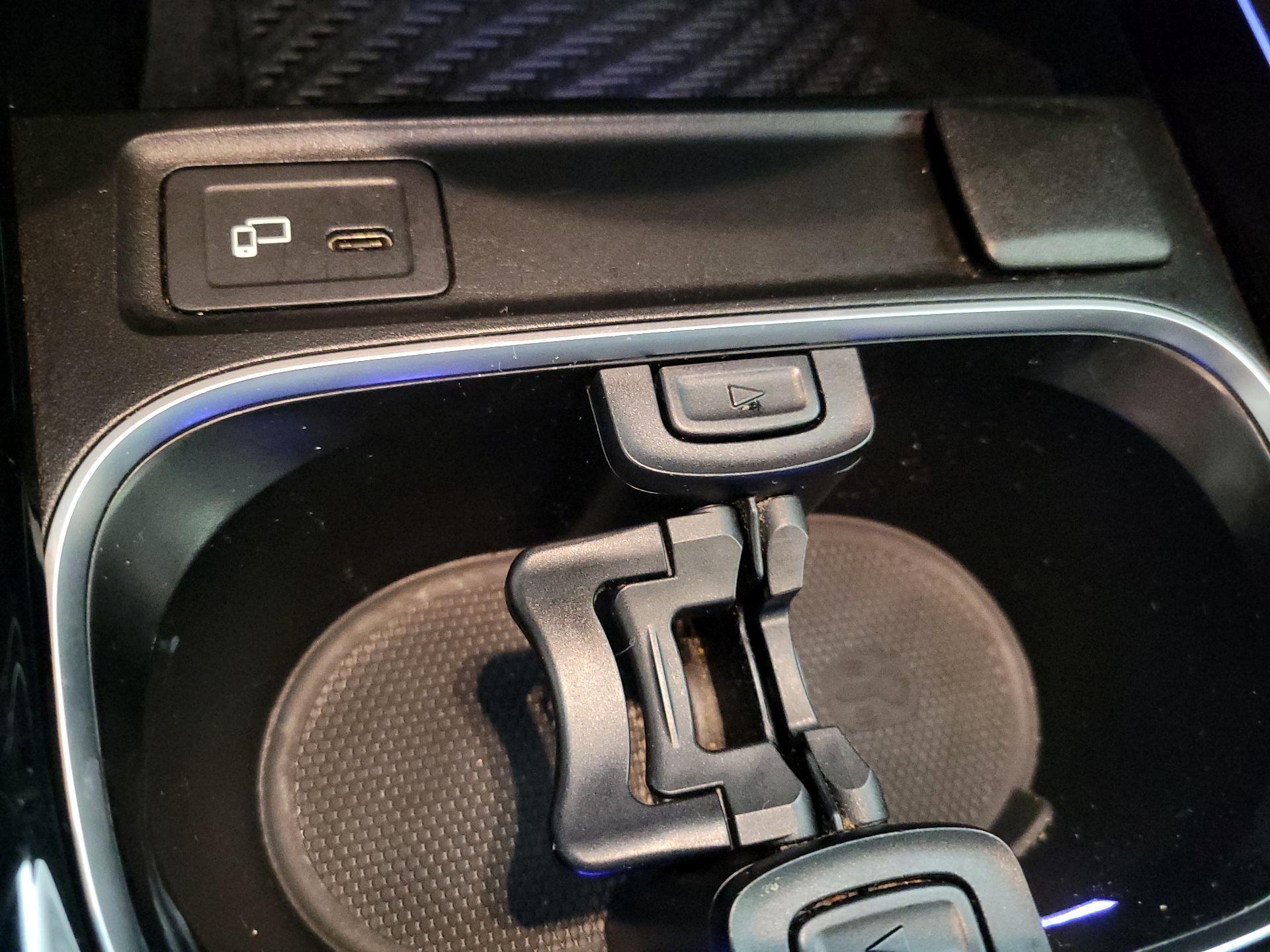 Thumbnail: 2020 Mercedes-Benz GLB - 18