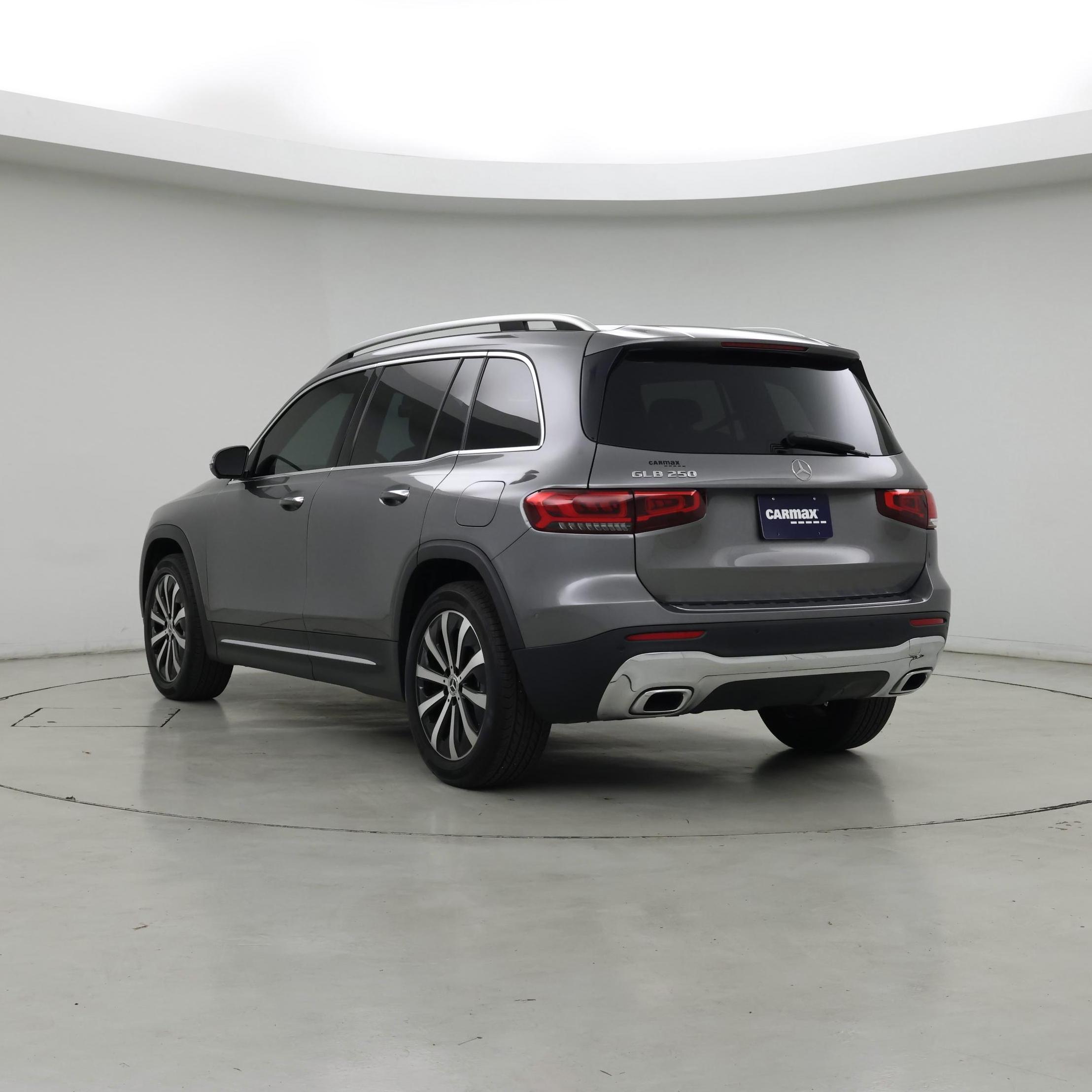 Thumbnail: 2020 Mercedes-Benz GLB - 2