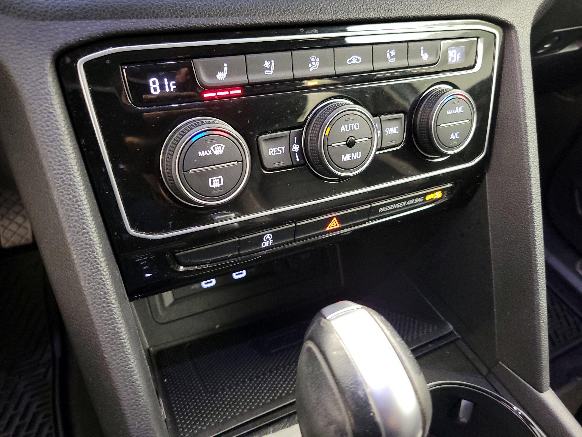 Thumbnail: 2021 Volkswagen Atlas - 17