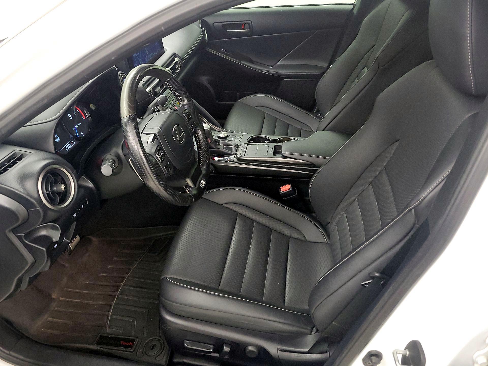 Thumbnail: 2022 Lexus IS - 11