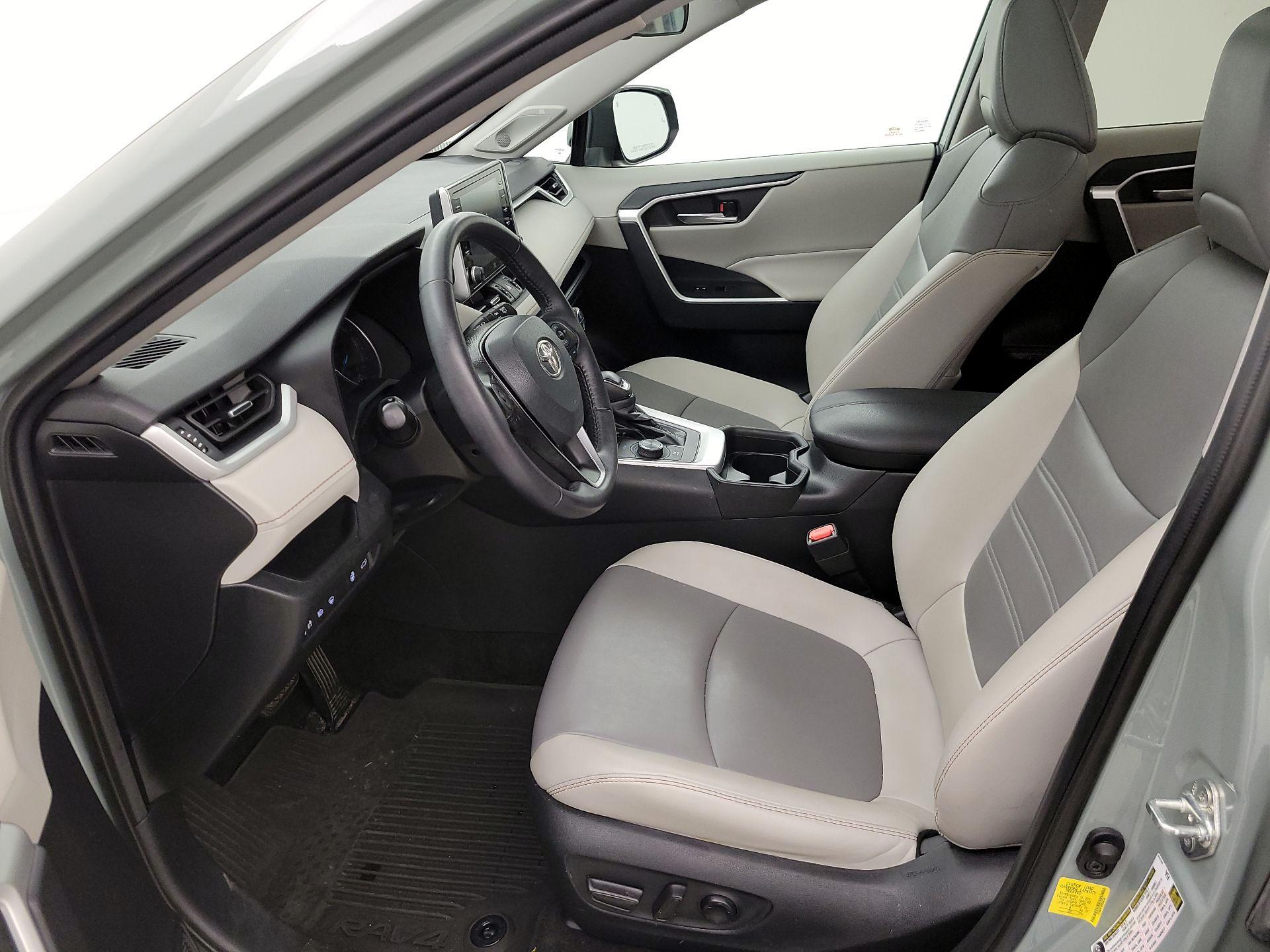 Thumbnail: 2021 Toyota RAV4 - 11