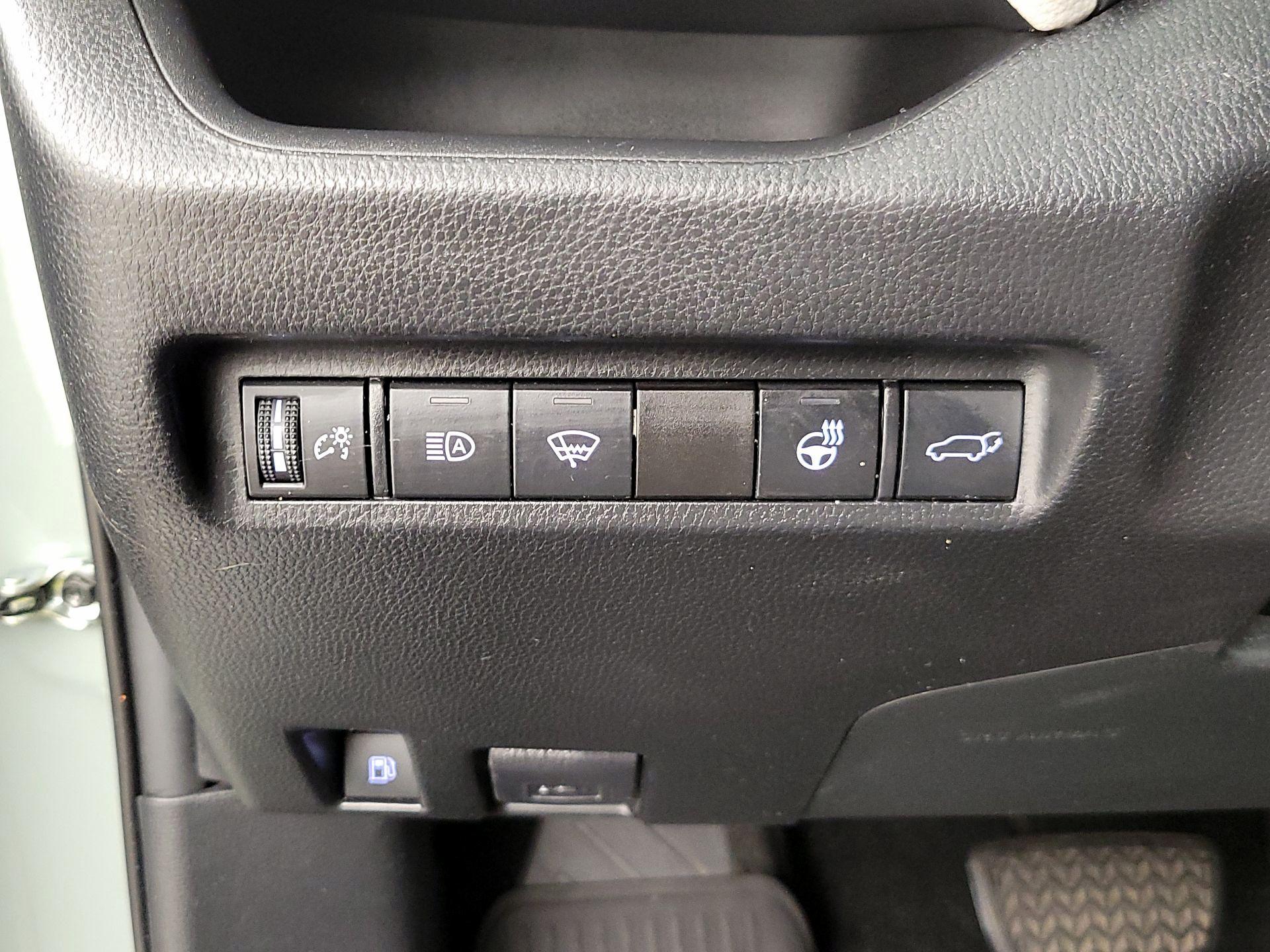 Thumbnail: 2021 Toyota RAV4 - 13