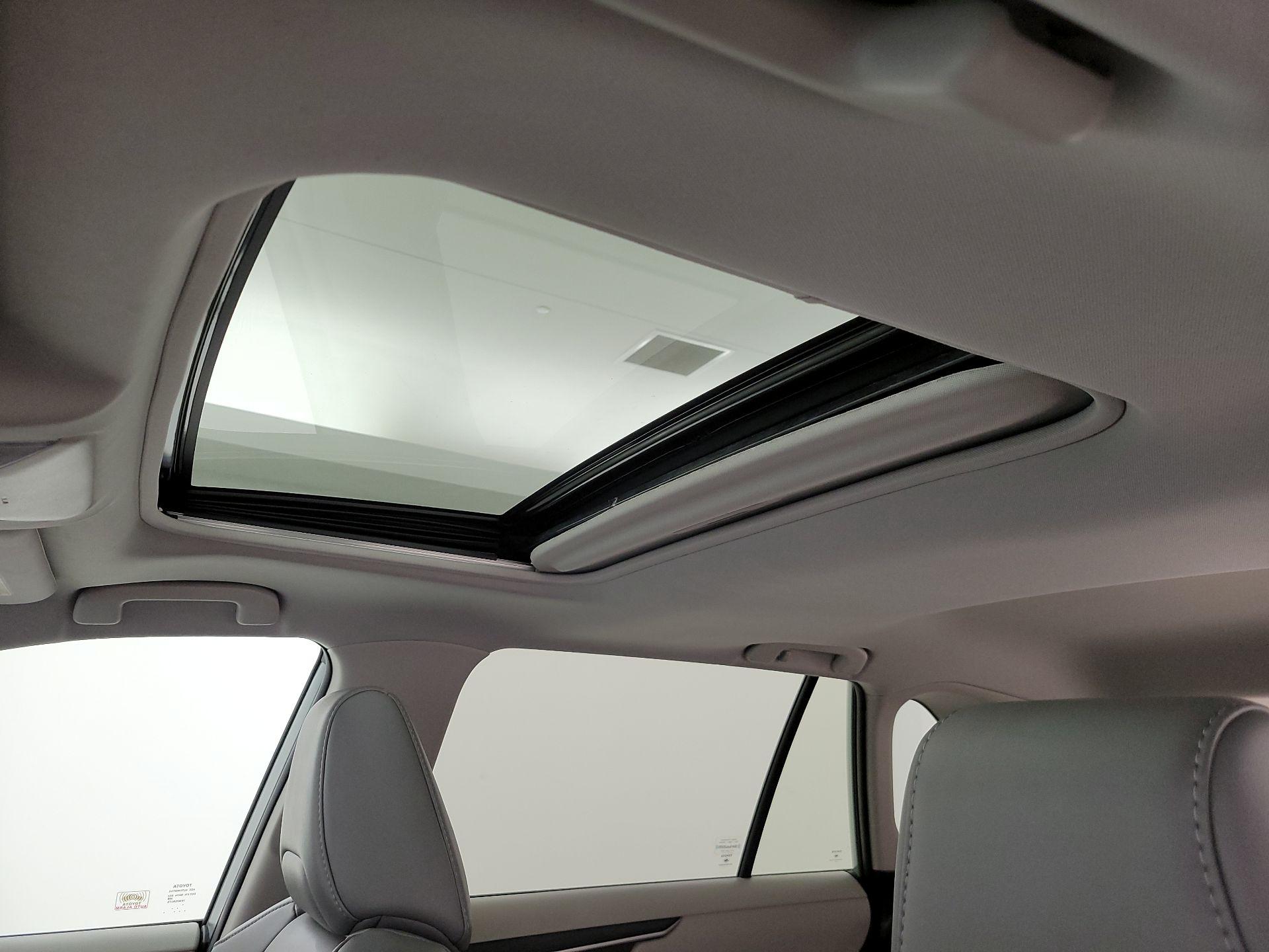 Thumbnail: 2021 Toyota RAV4 - 20