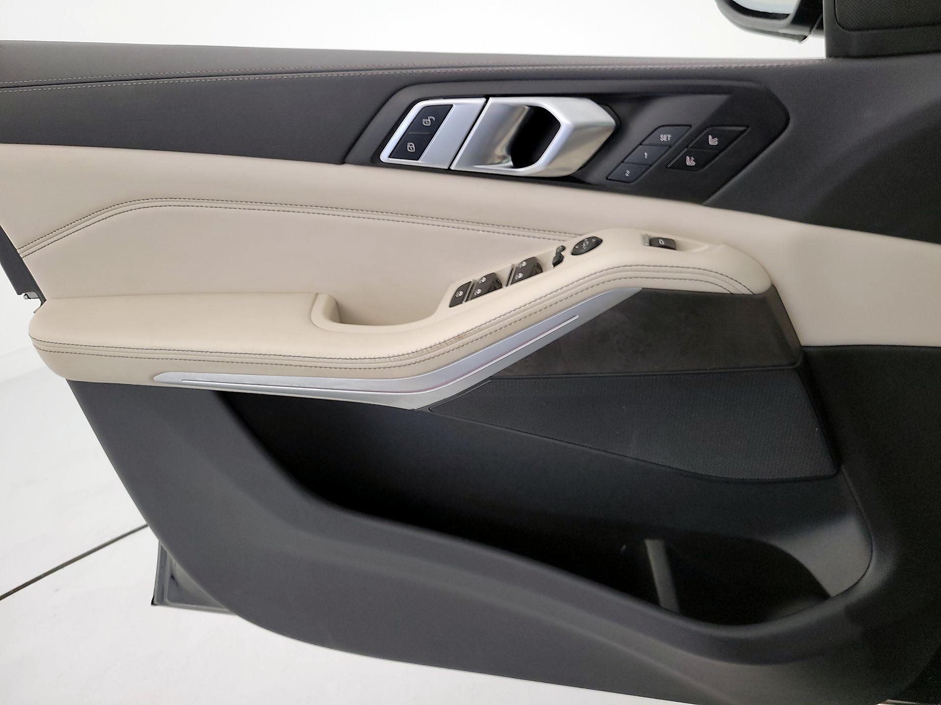 Thumbnail: 2022 BMW X5 - 12