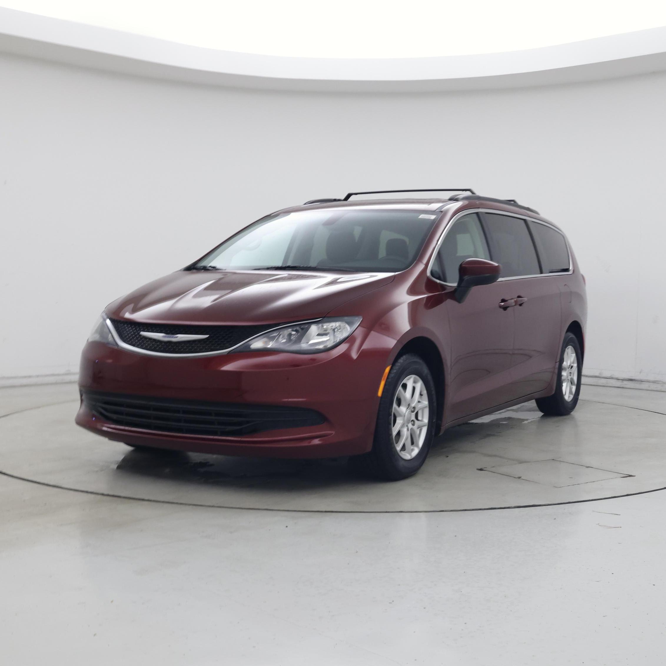 Thumbnail: 2020 Chrysler Voyager - 4