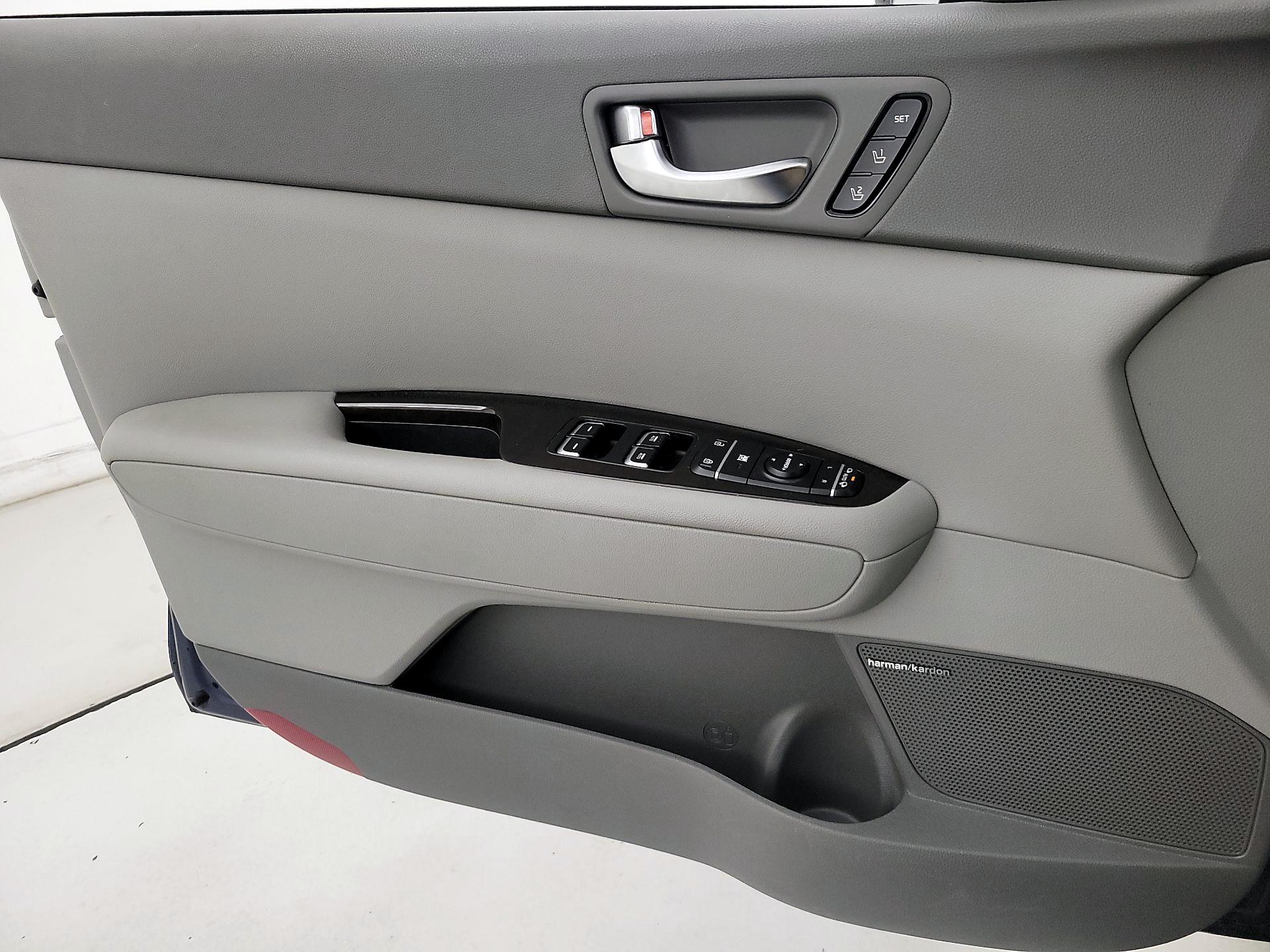 Thumbnail: 2016 Kia Optima - 12