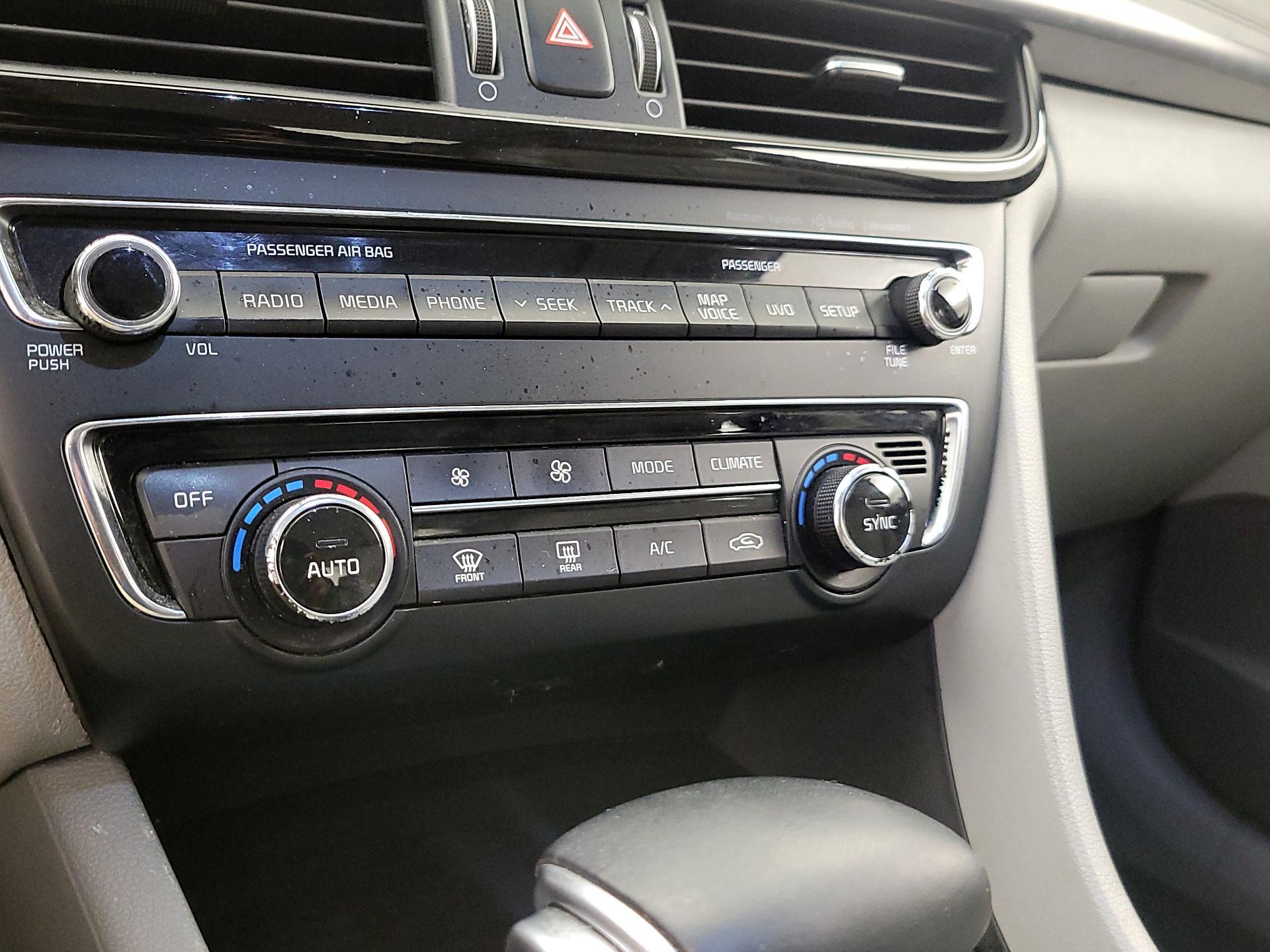 Thumbnail: 2016 Kia Optima - 17