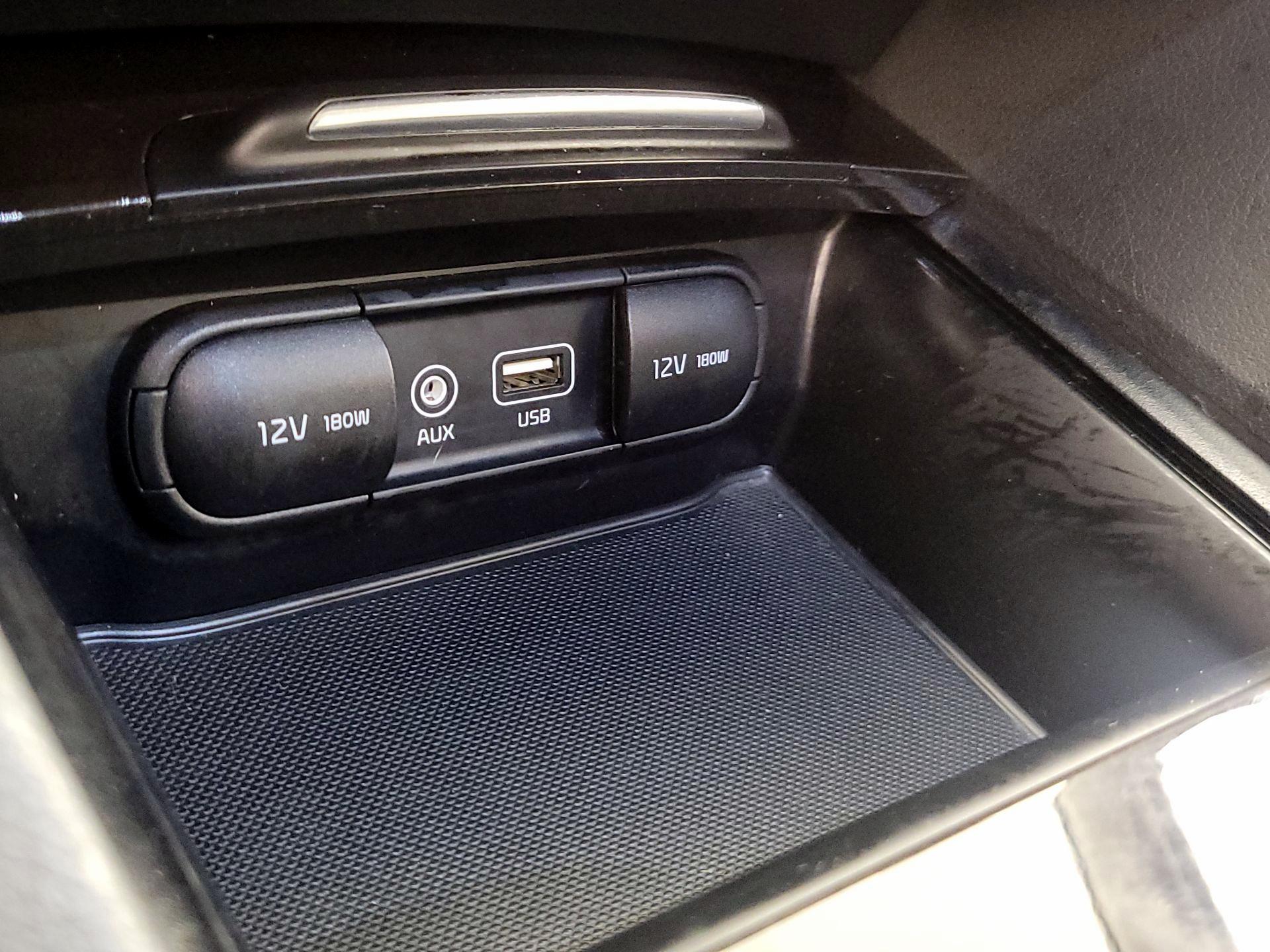 Thumbnail: 2016 Kia Optima - 19