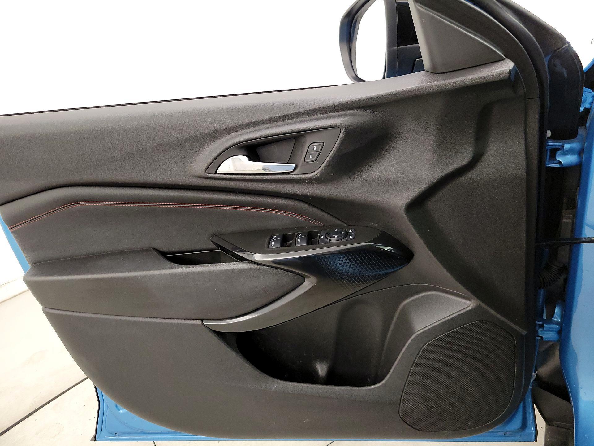 Thumbnail: 2025 Chevrolet Trax - 12