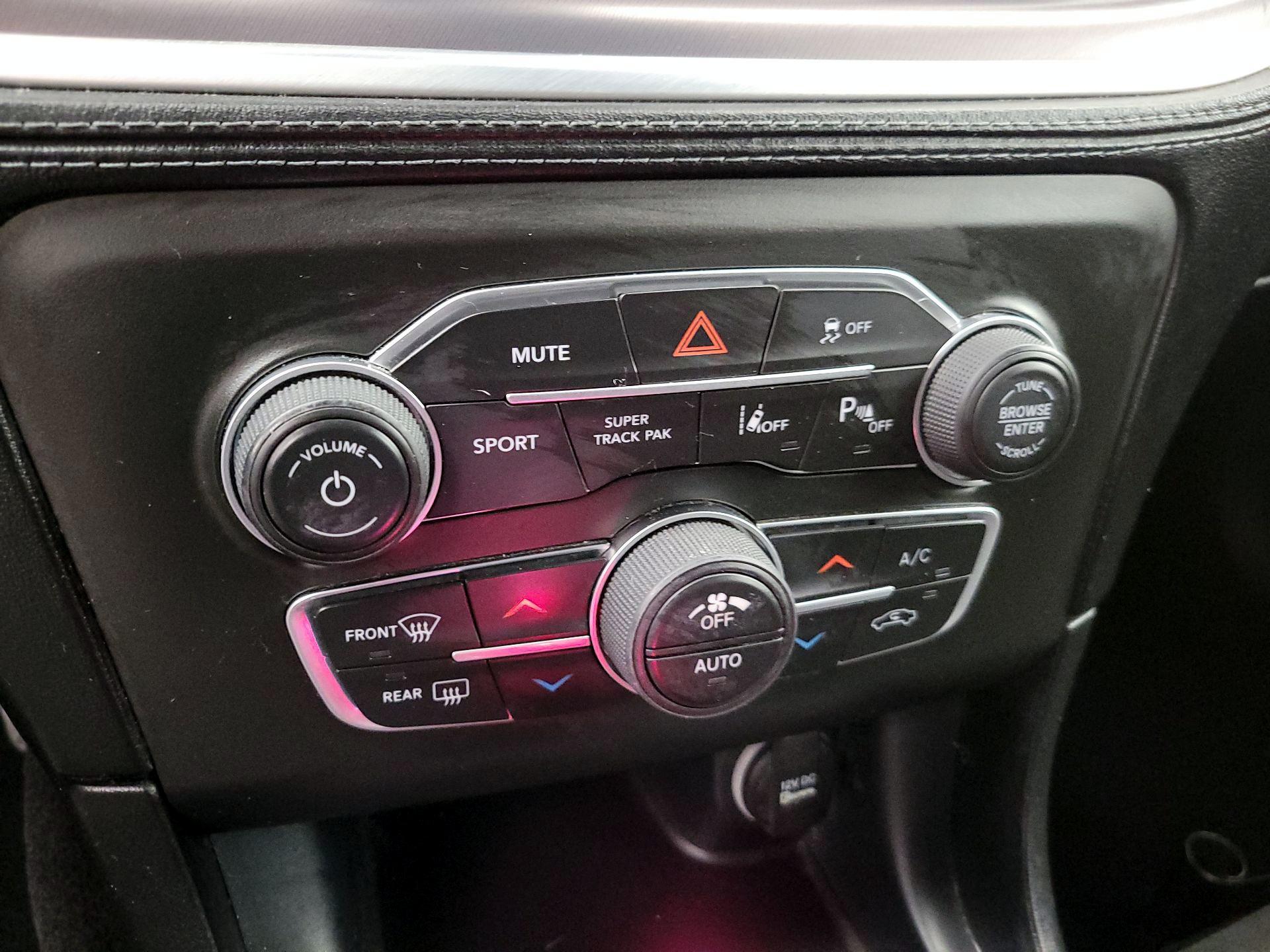 Thumbnail: 2021 Dodge Charger - 17