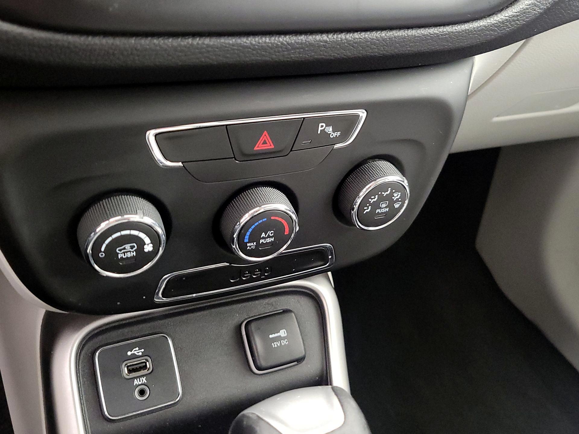 Thumbnail: 2018 Jeep Compass - 16