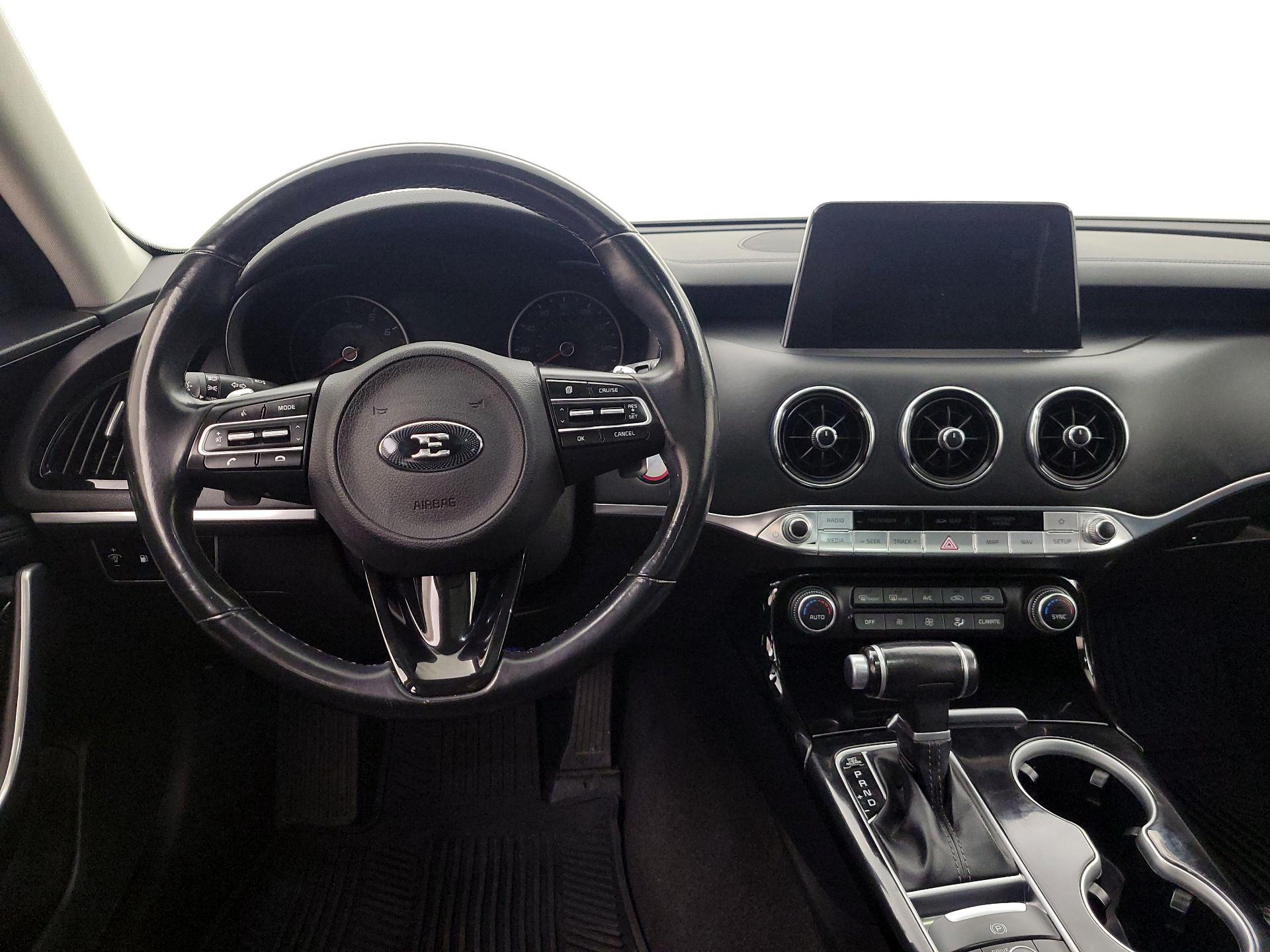 Thumbnail: 2018 Kia Stinger - 10