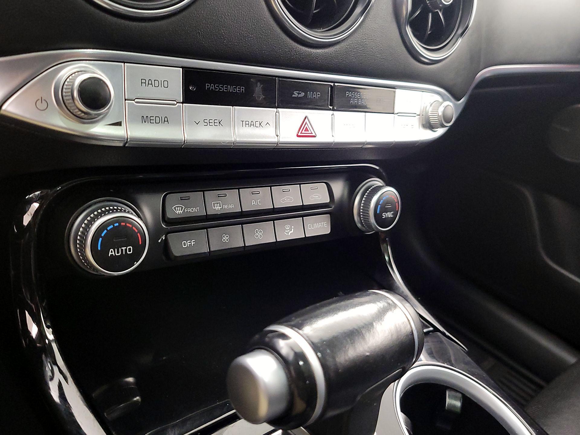 Thumbnail: 2018 Kia Stinger - 17