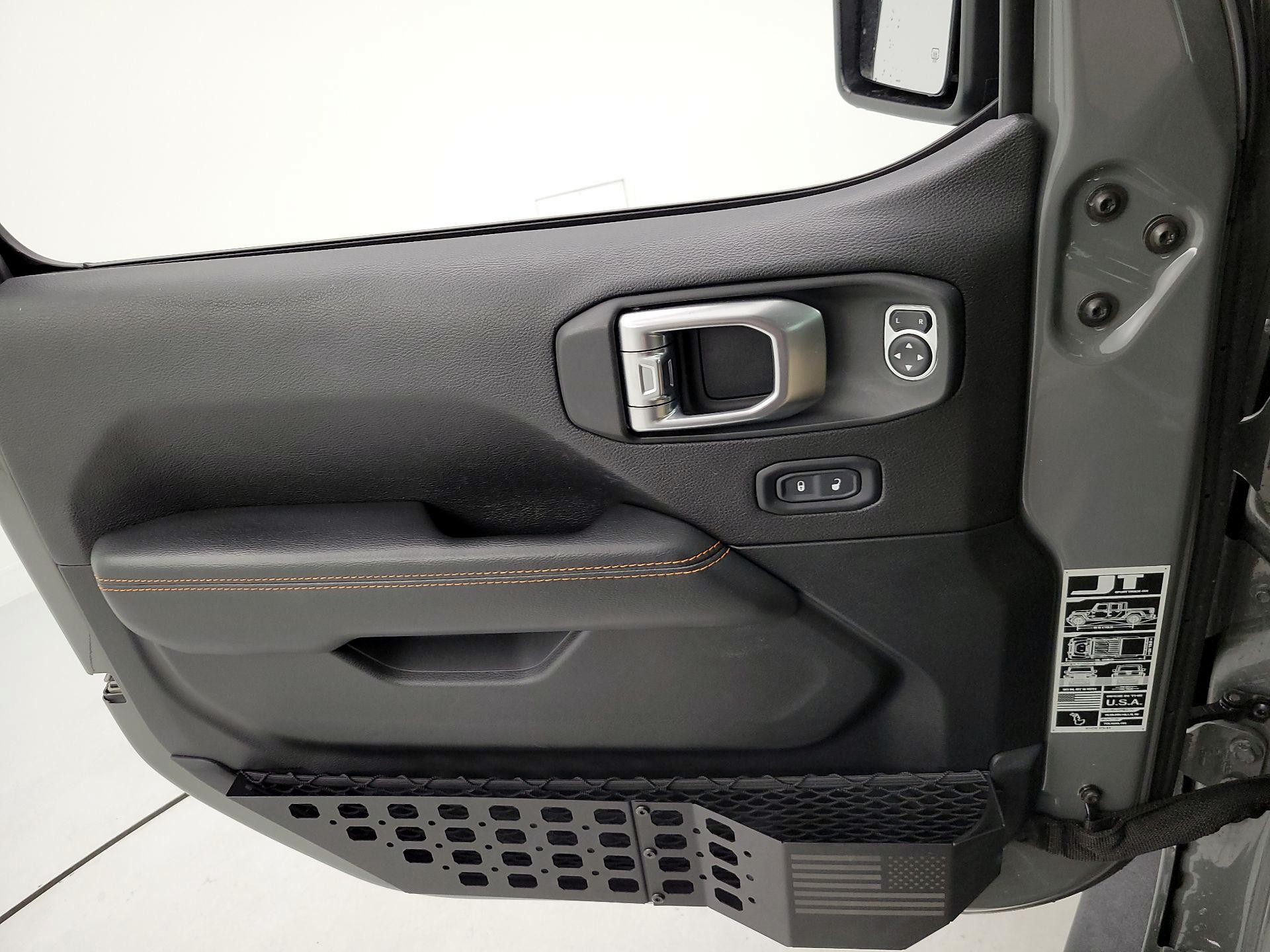 Thumbnail: 2020 Jeep Gladiator - 12