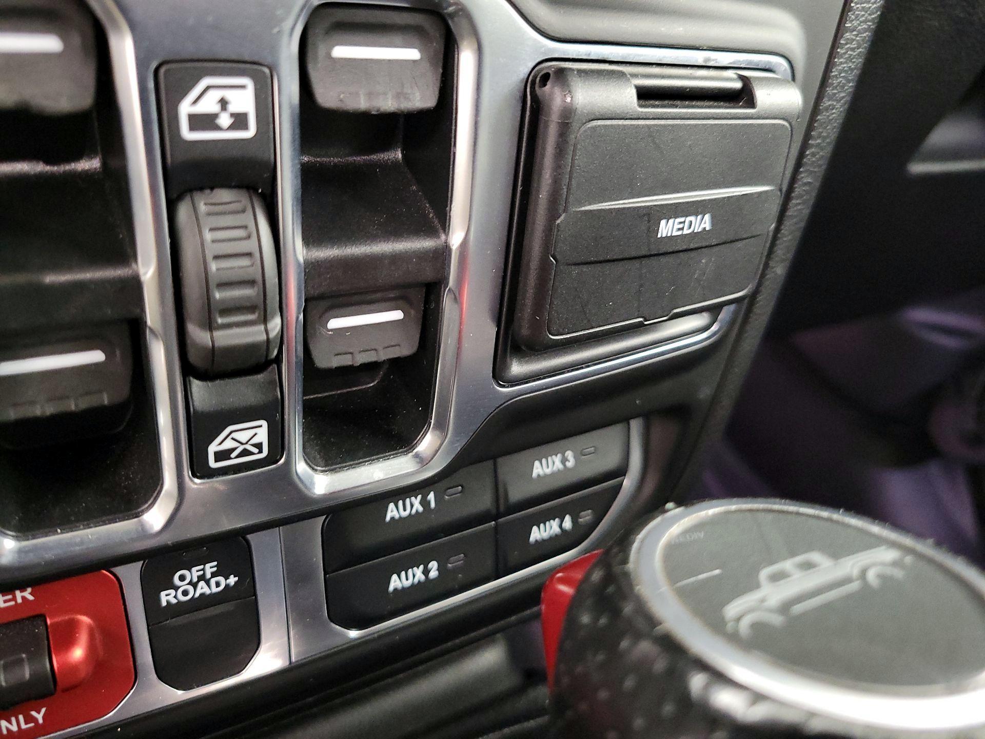 Thumbnail: 2020 Jeep Gladiator - 19