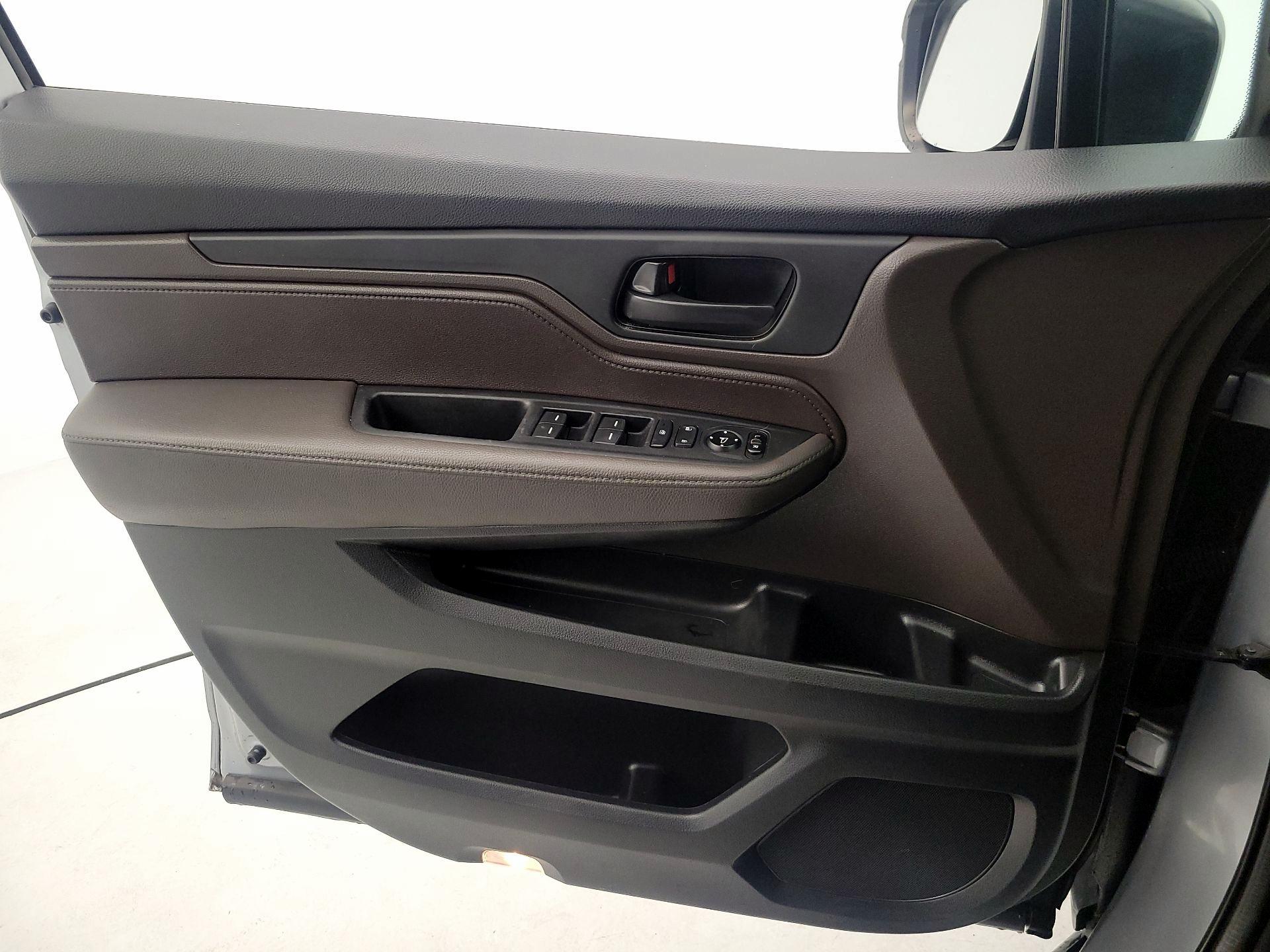 Thumbnail: 2019 Honda Odyssey - 12