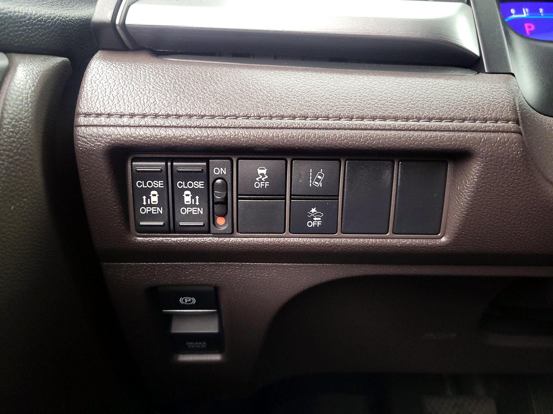 Thumbnail: 2019 Honda Odyssey - 13