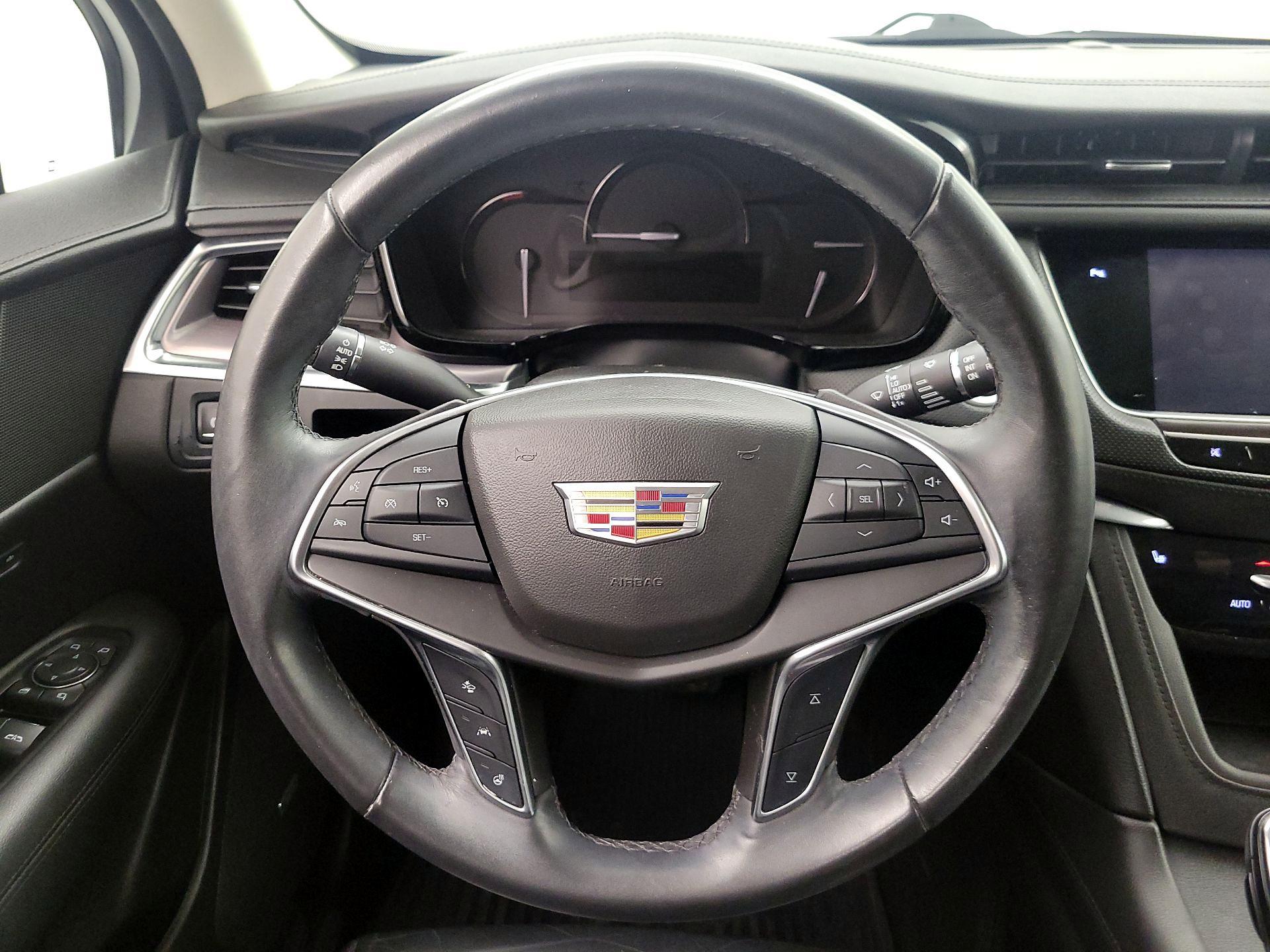 Thumbnail: 2017 Cadillac XT5 - 10