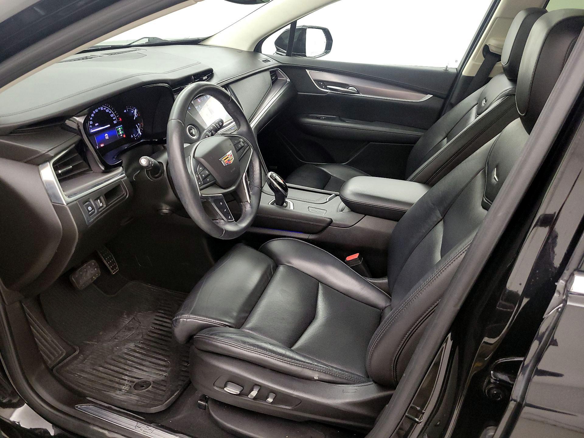 Thumbnail: 2017 Cadillac XT5 - 11