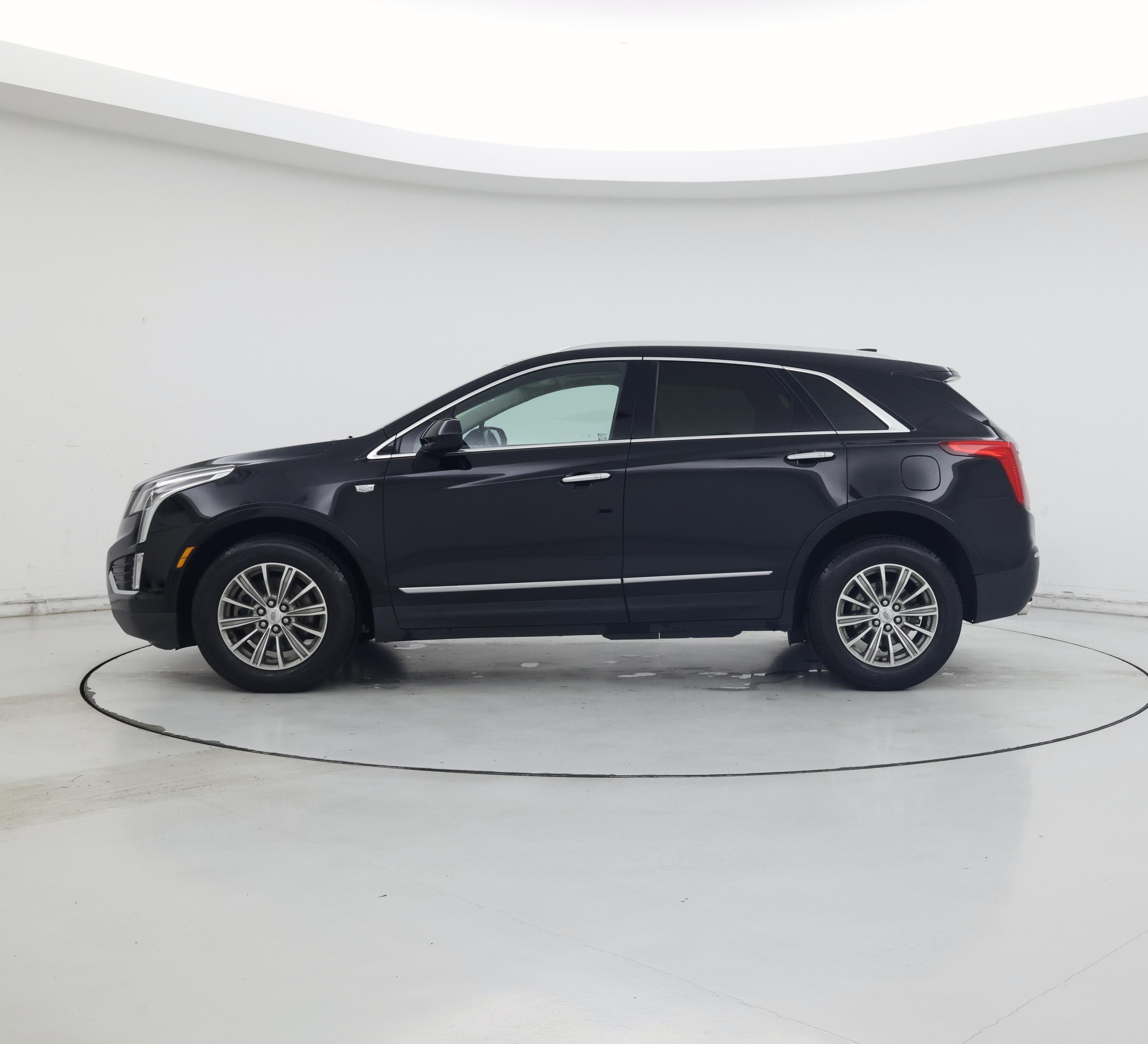 Thumbnail: 2017 Cadillac XT5 - 3