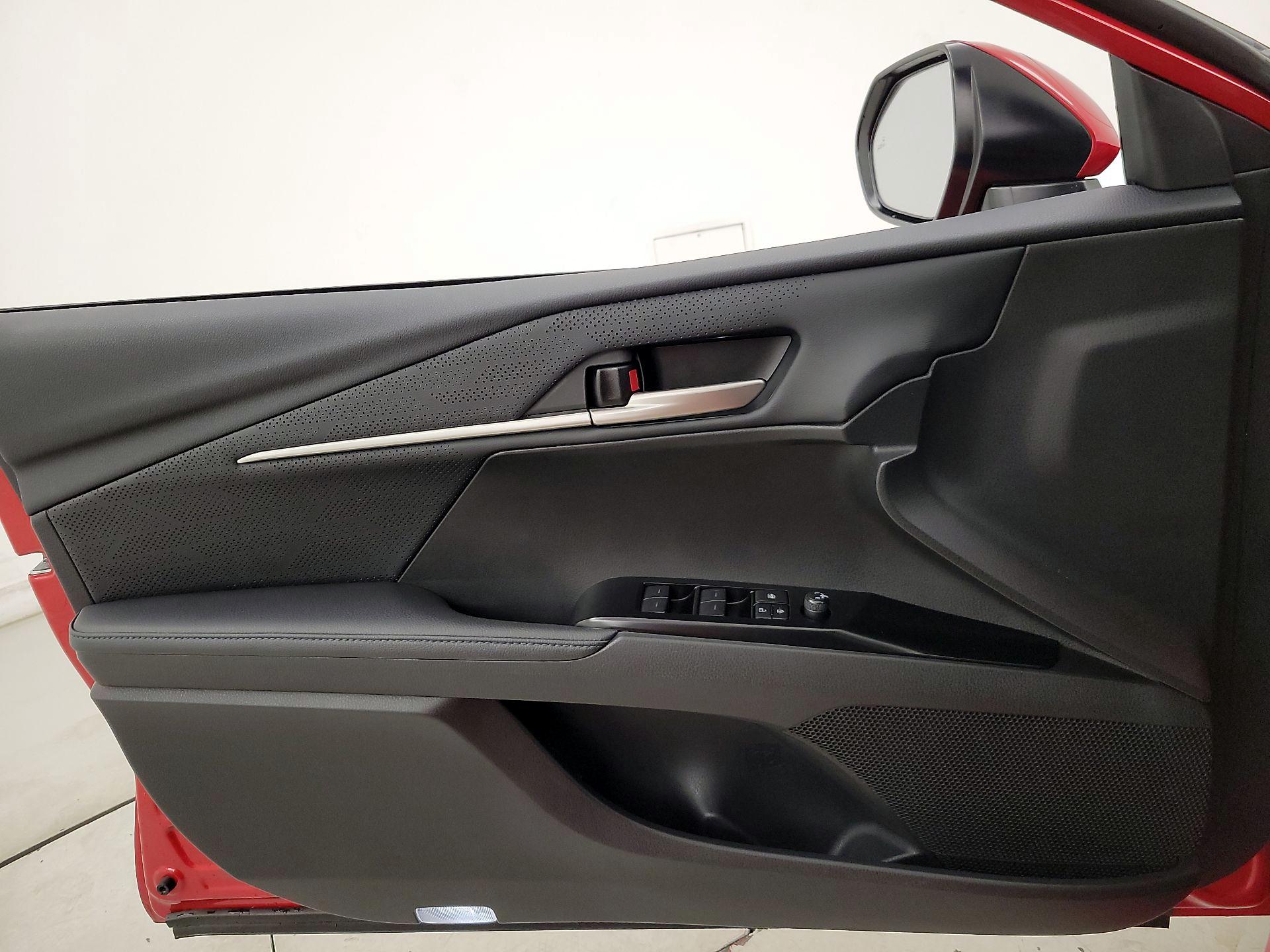 Thumbnail: 2025 Toyota Camry - 12