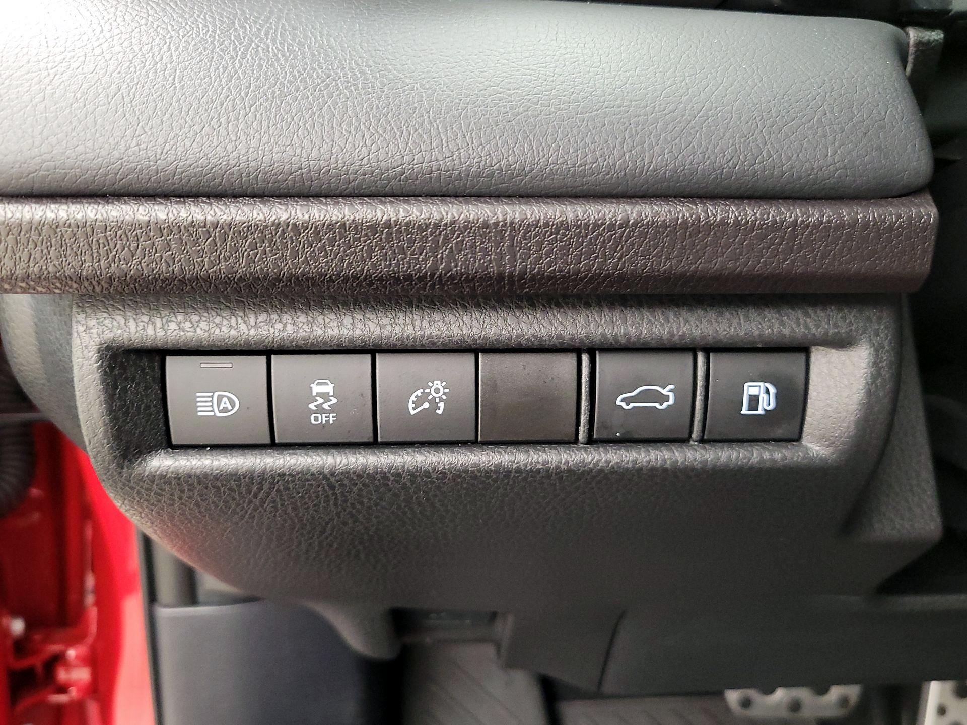 Thumbnail: 2025 Toyota Camry - 13