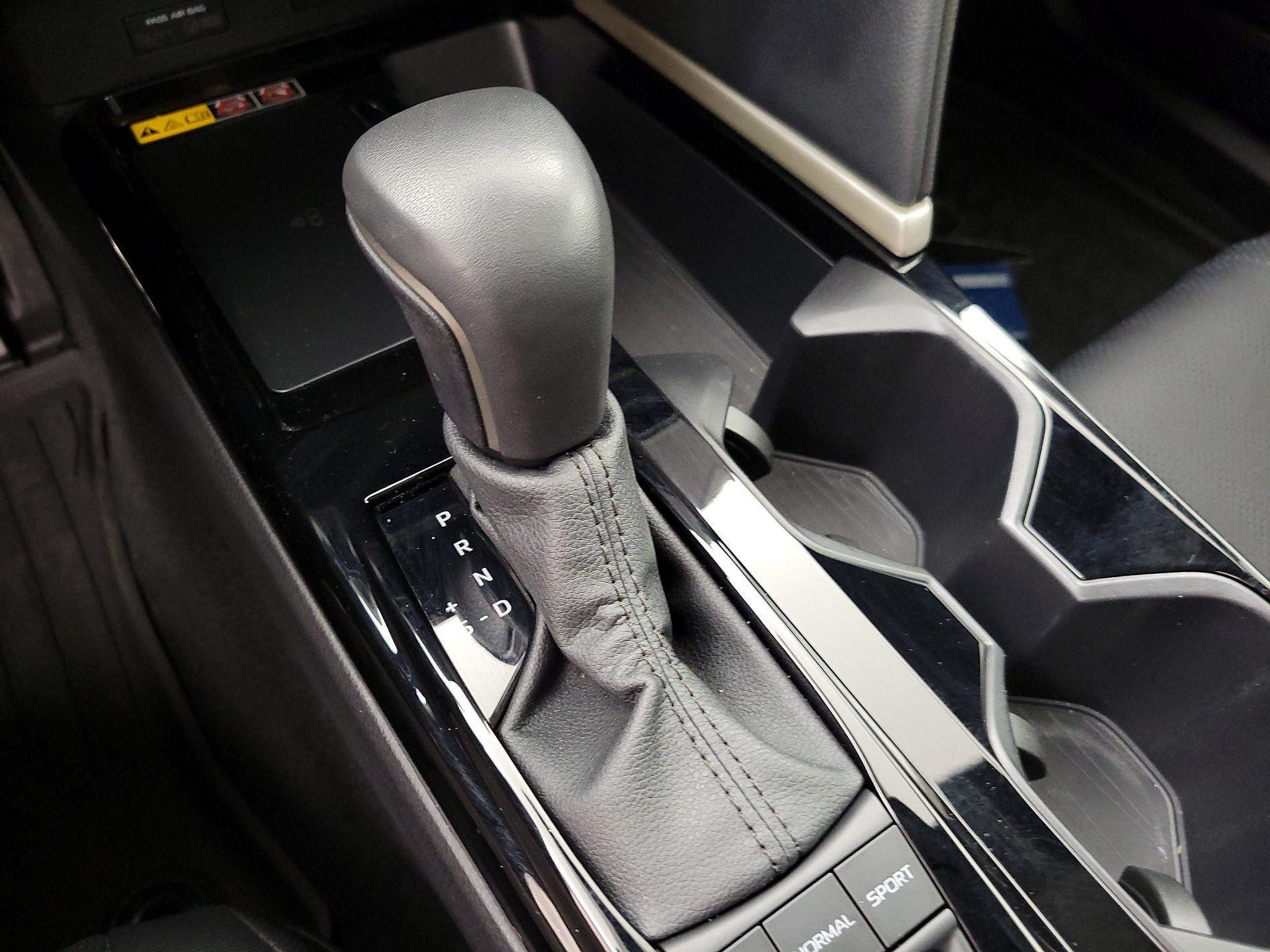 Thumbnail: 2025 Toyota Camry - 18