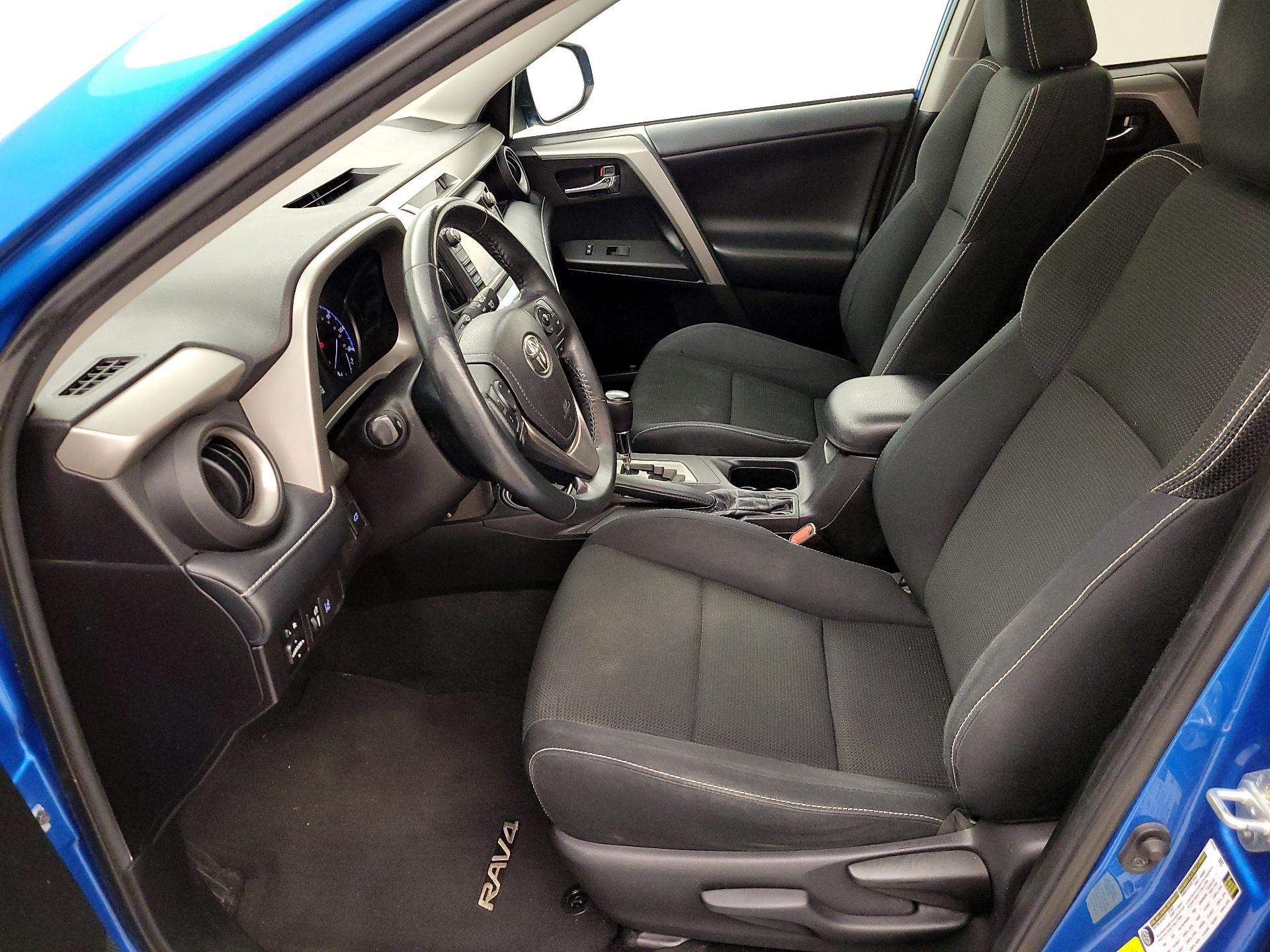 Thumbnail: 2018 Toyota RAV4 - 11