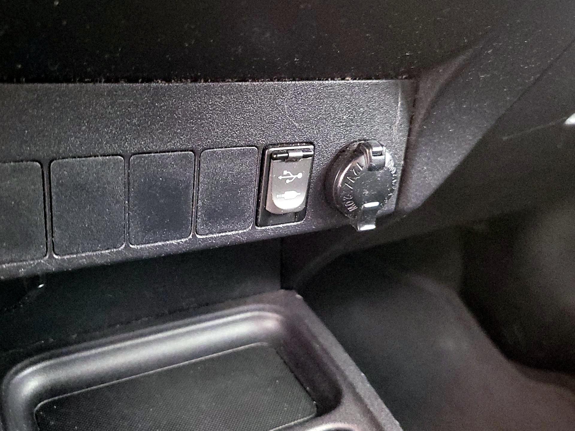 Thumbnail: 2018 Toyota RAV4 - 18