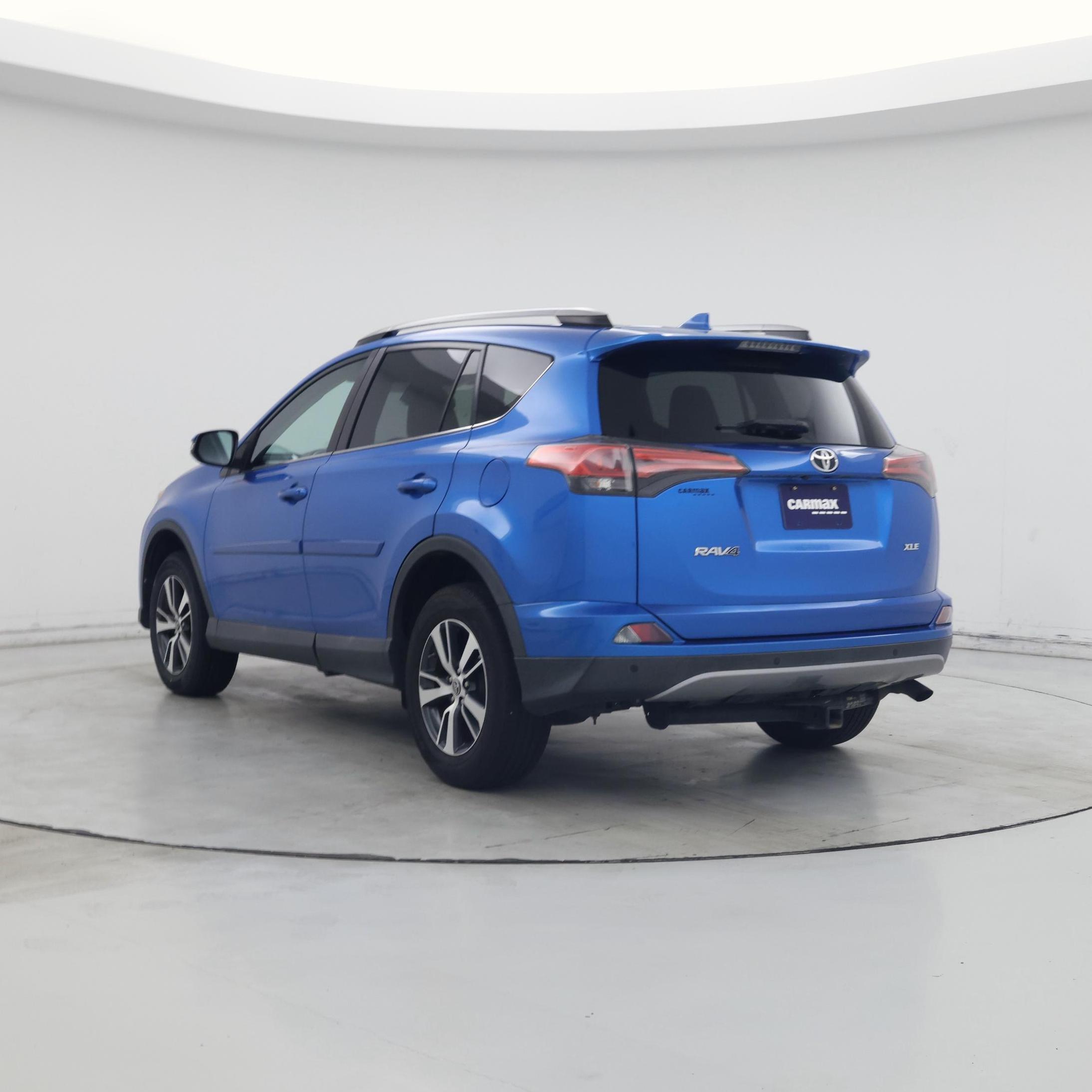 Thumbnail: 2018 Toyota RAV4 - 2