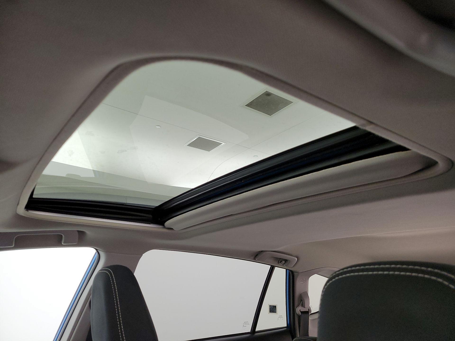 Thumbnail: 2018 Toyota RAV4 - 19