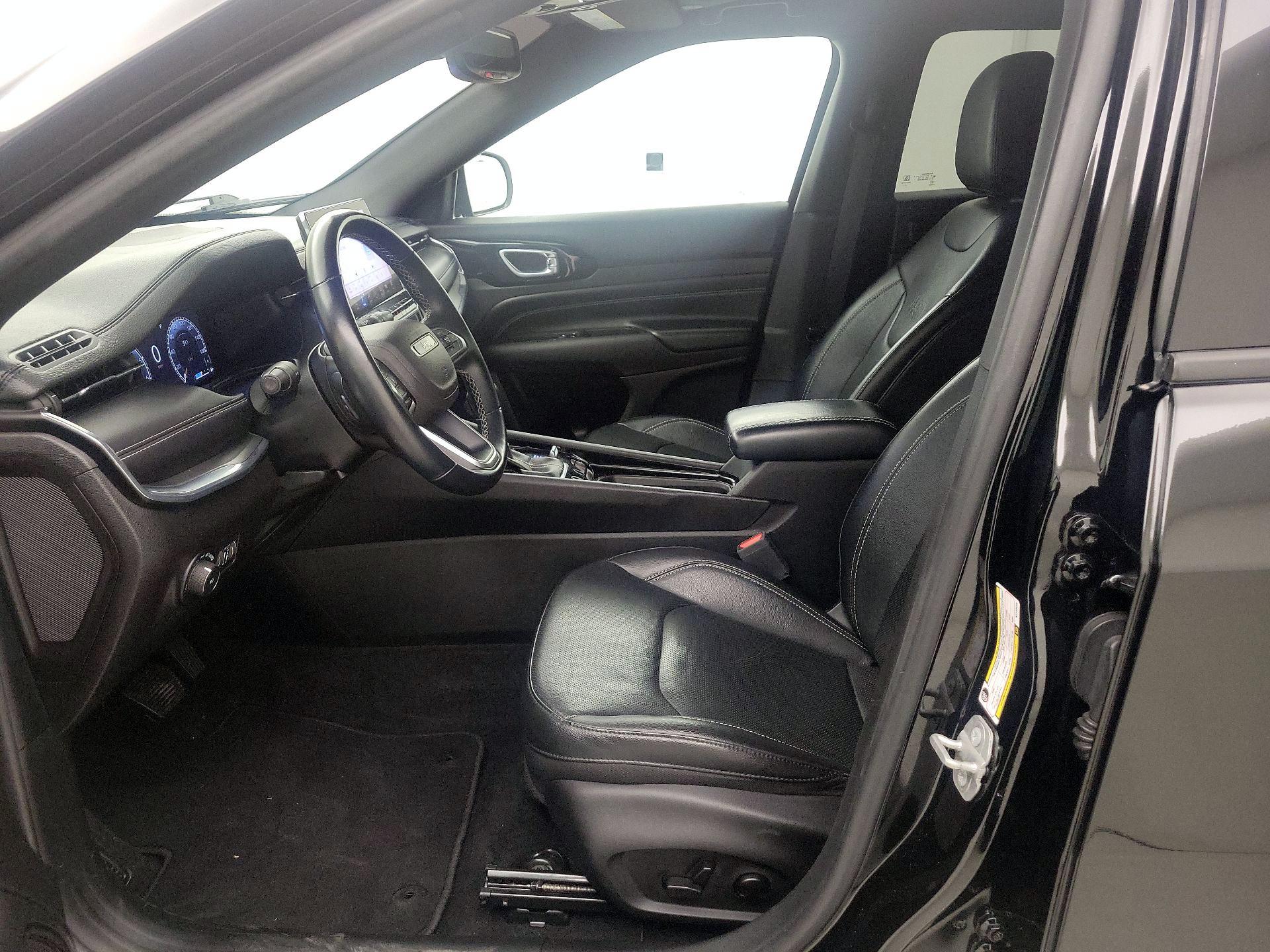 Thumbnail: 2022 Jeep Compass - 11