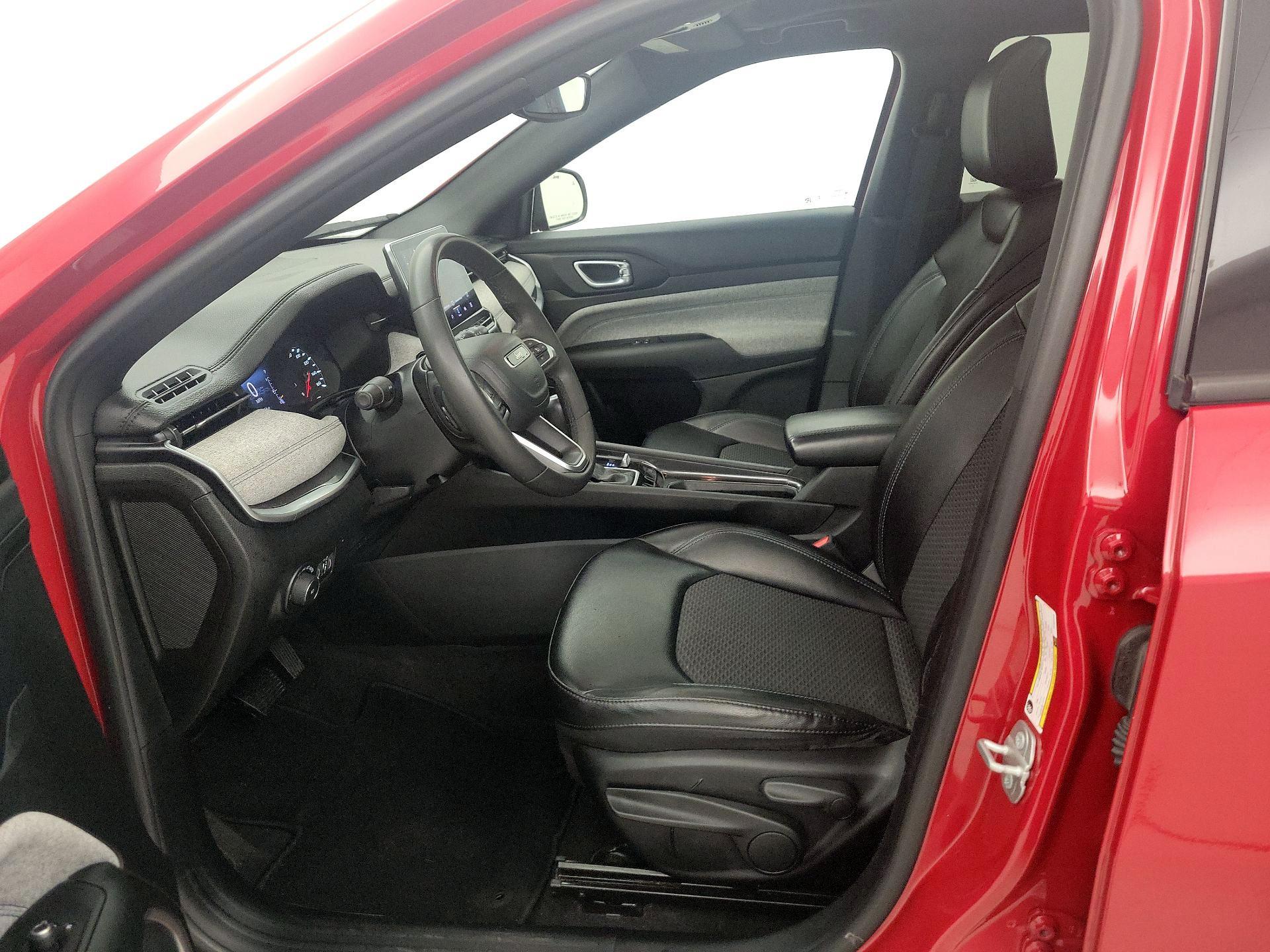 Thumbnail: 2023 Jeep Compass - 11