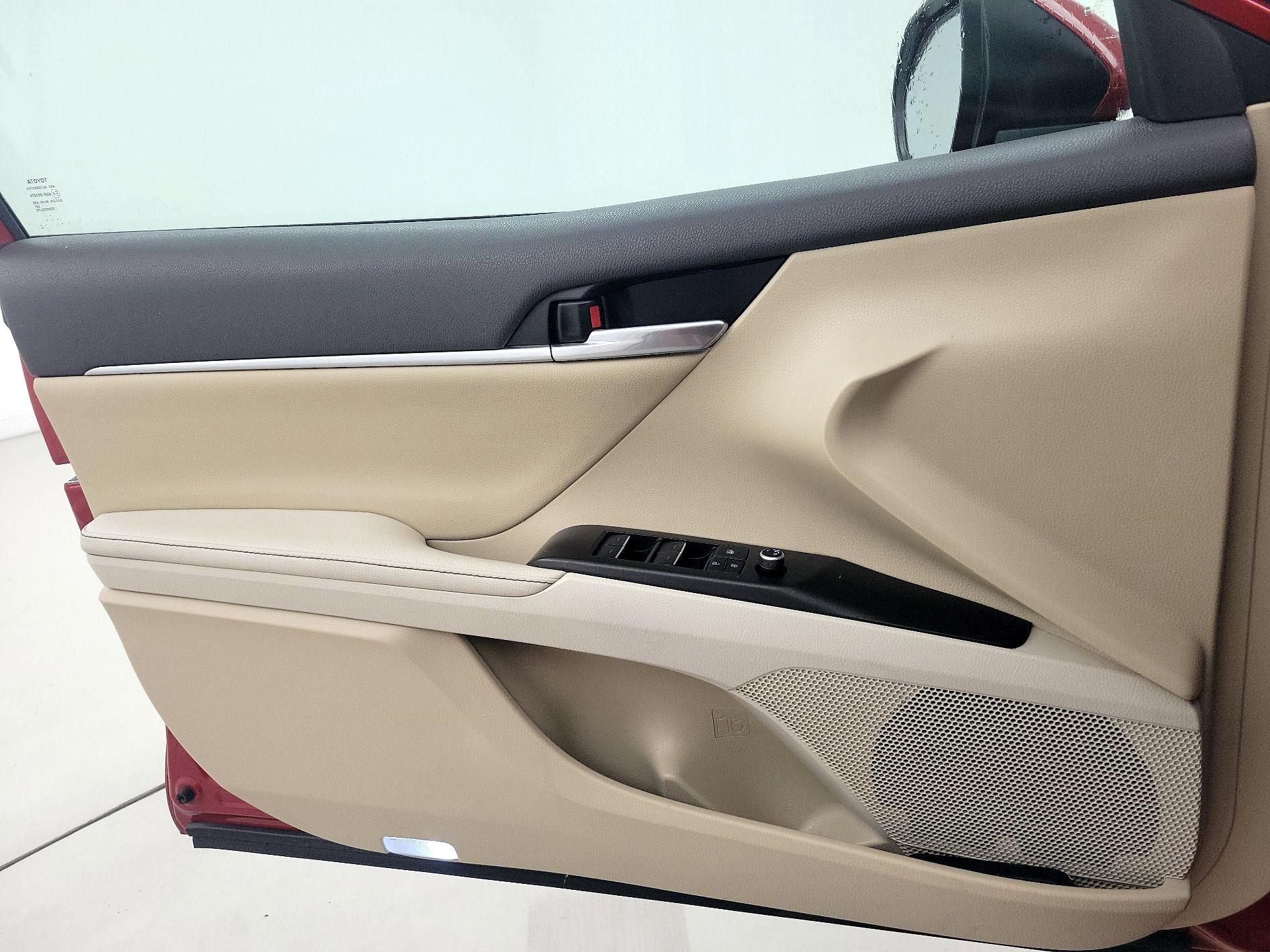 Thumbnail: 2023 Toyota Camry - 12